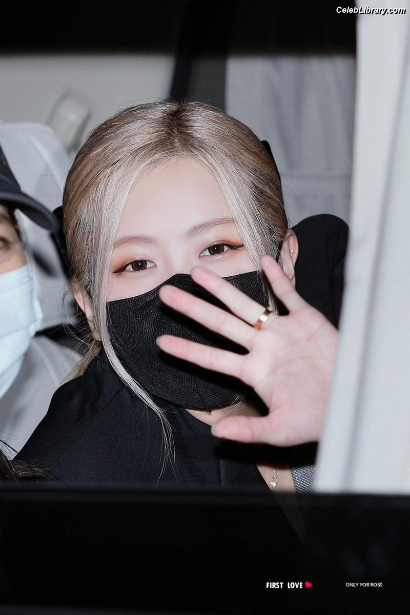Rosé (BLACKPINK) photo 3 of 4338