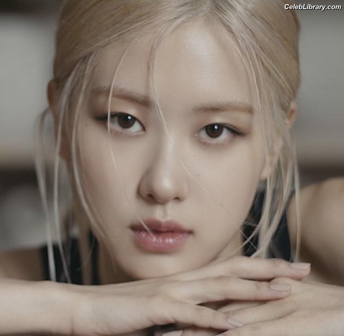 Rosé (BLACKPINK) photo 20 of 4338