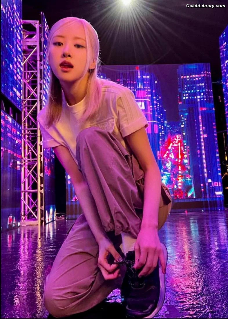 Rosé (BLACKPINK) photo 23 of 4338