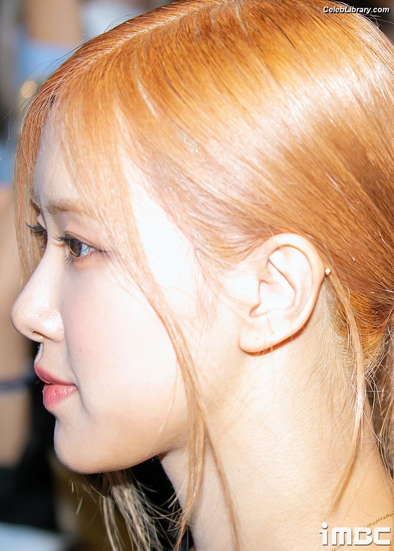 Rosé (BLACKPINK) photo 15 of 4338