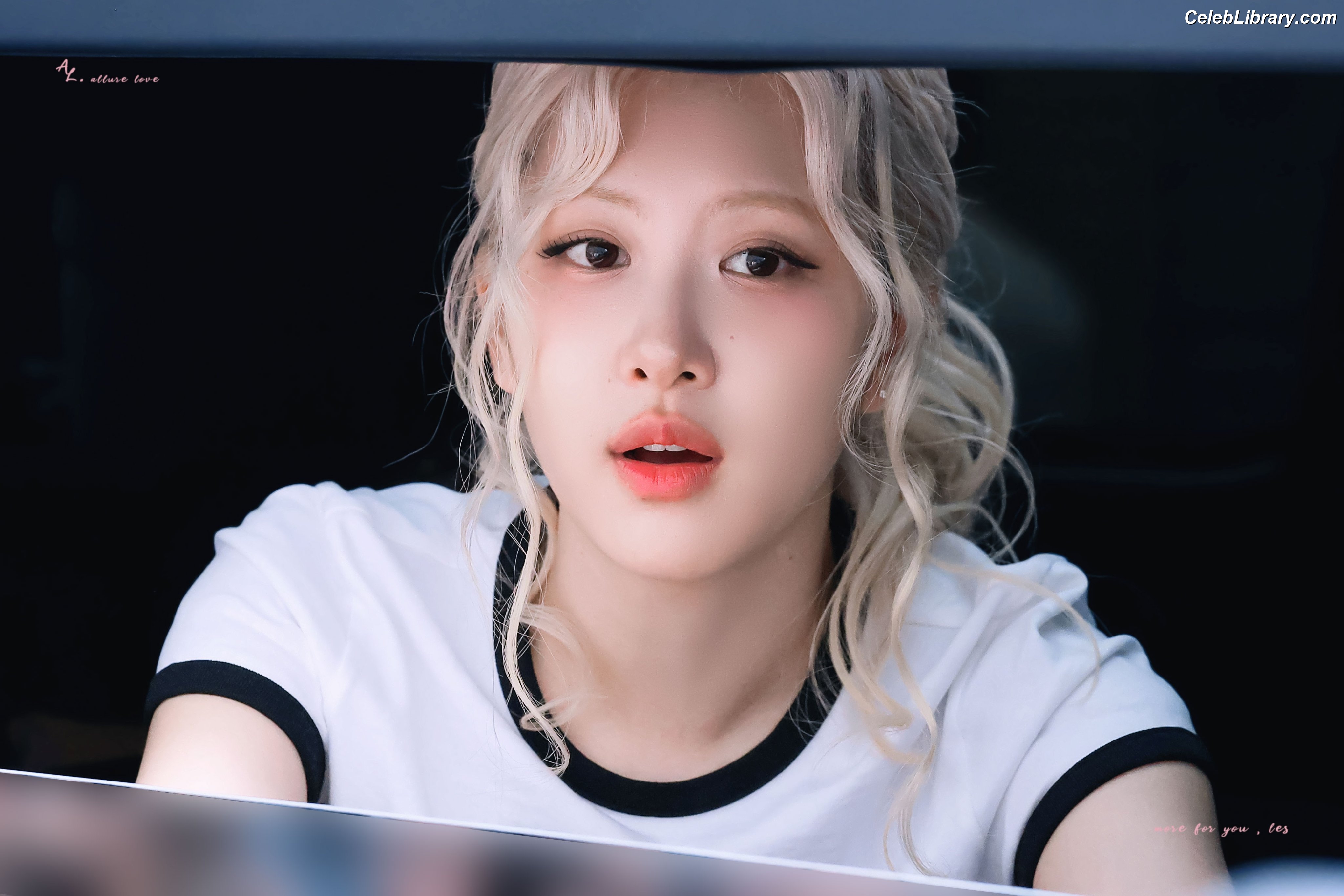 Rosé (BLACKPINK) photo 4 of 4338