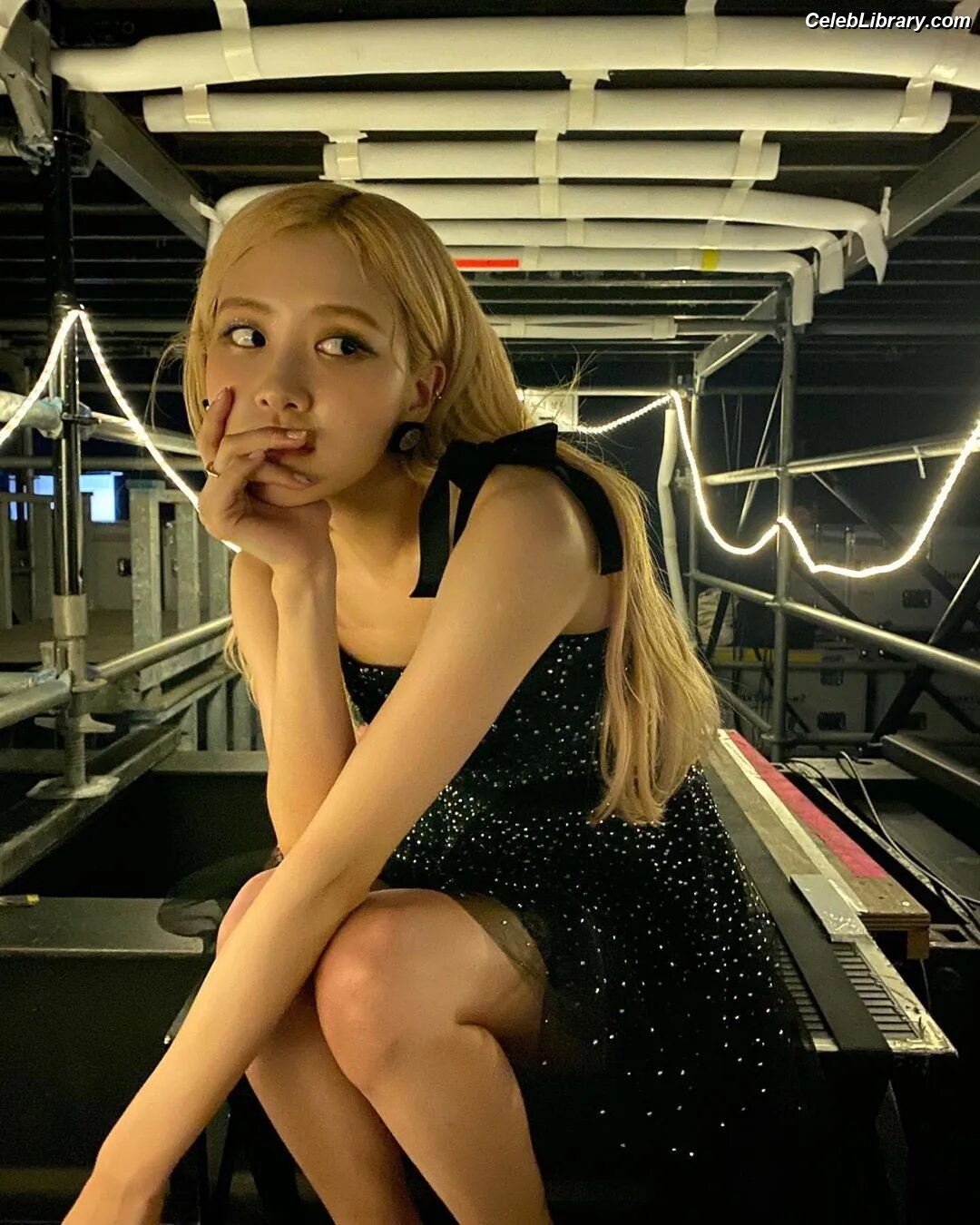 Rosé (BLACKPINK) photo 5 of 4338