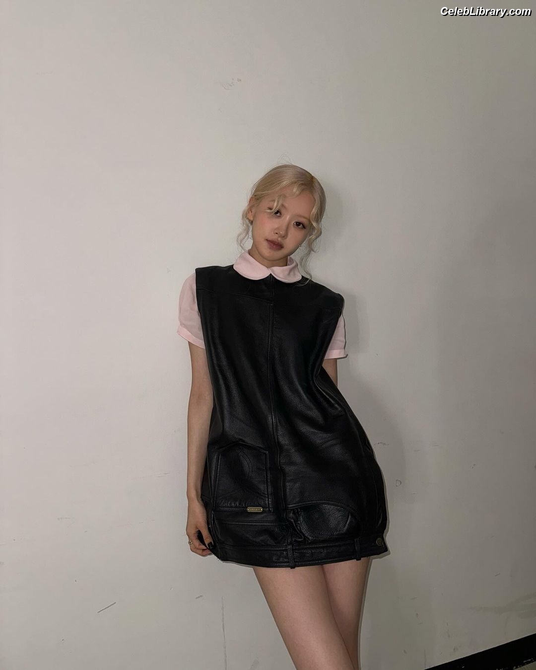 Rosé (BLACKPINK) photo 5 of 4338