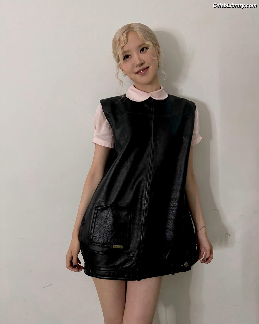 Rosé (BLACKPINK) photo 7 of 4338