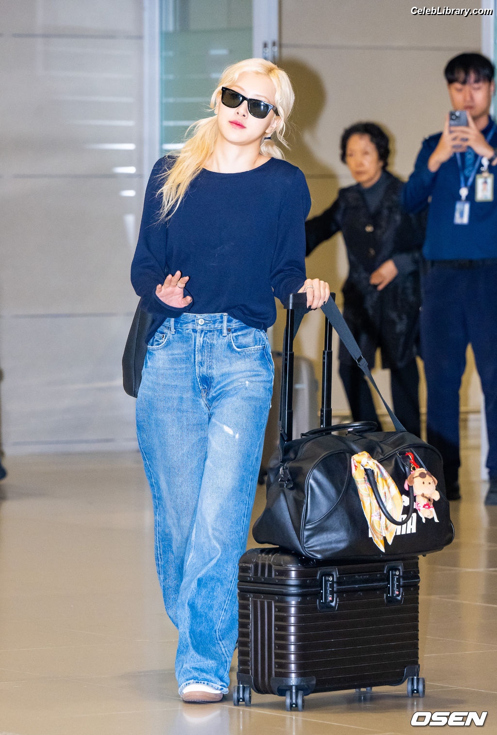 Rosé (BLACKPINK) photo 12 of 4338