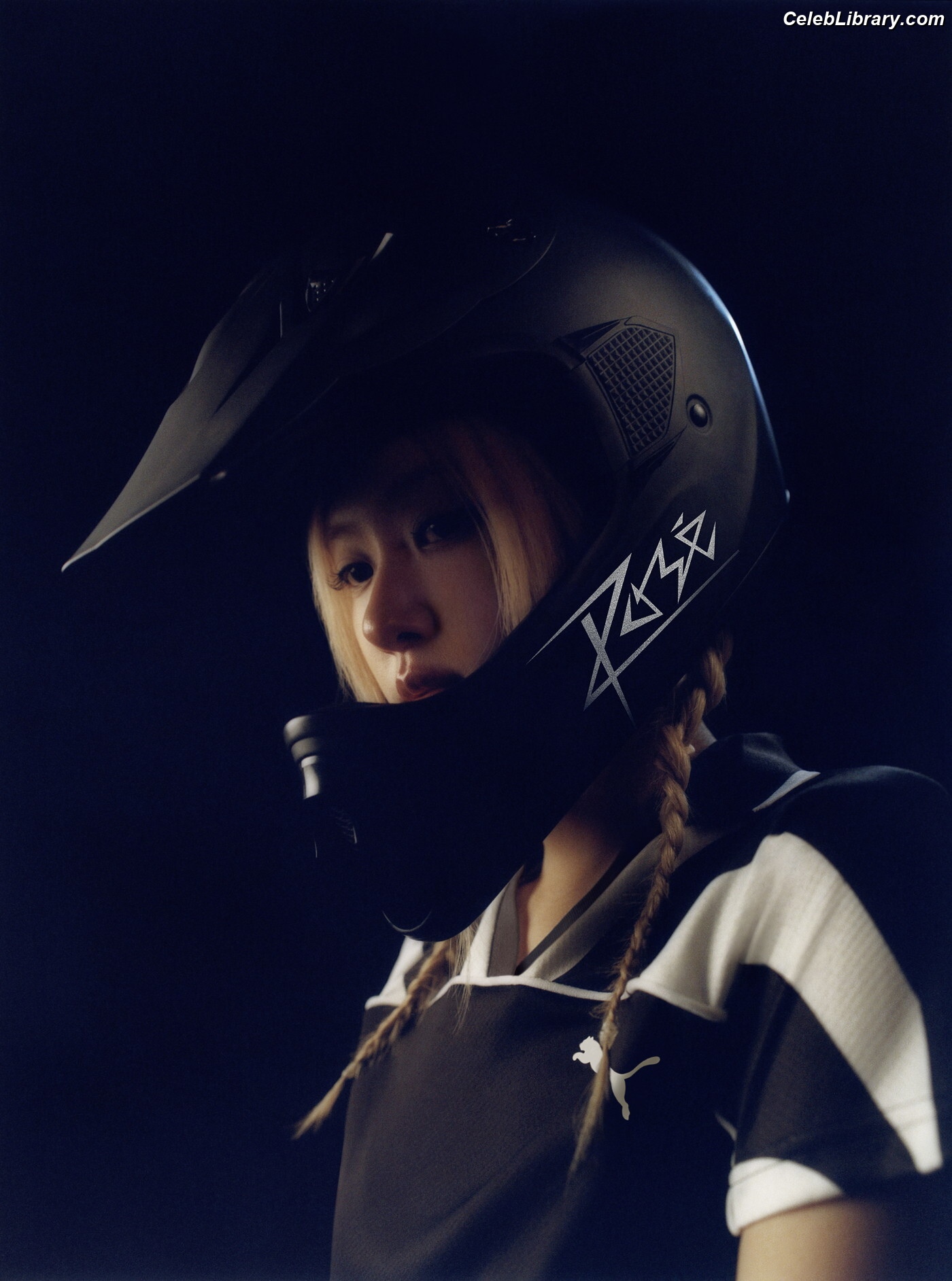 Rosé (BLACKPINK) photo 15 of 4338