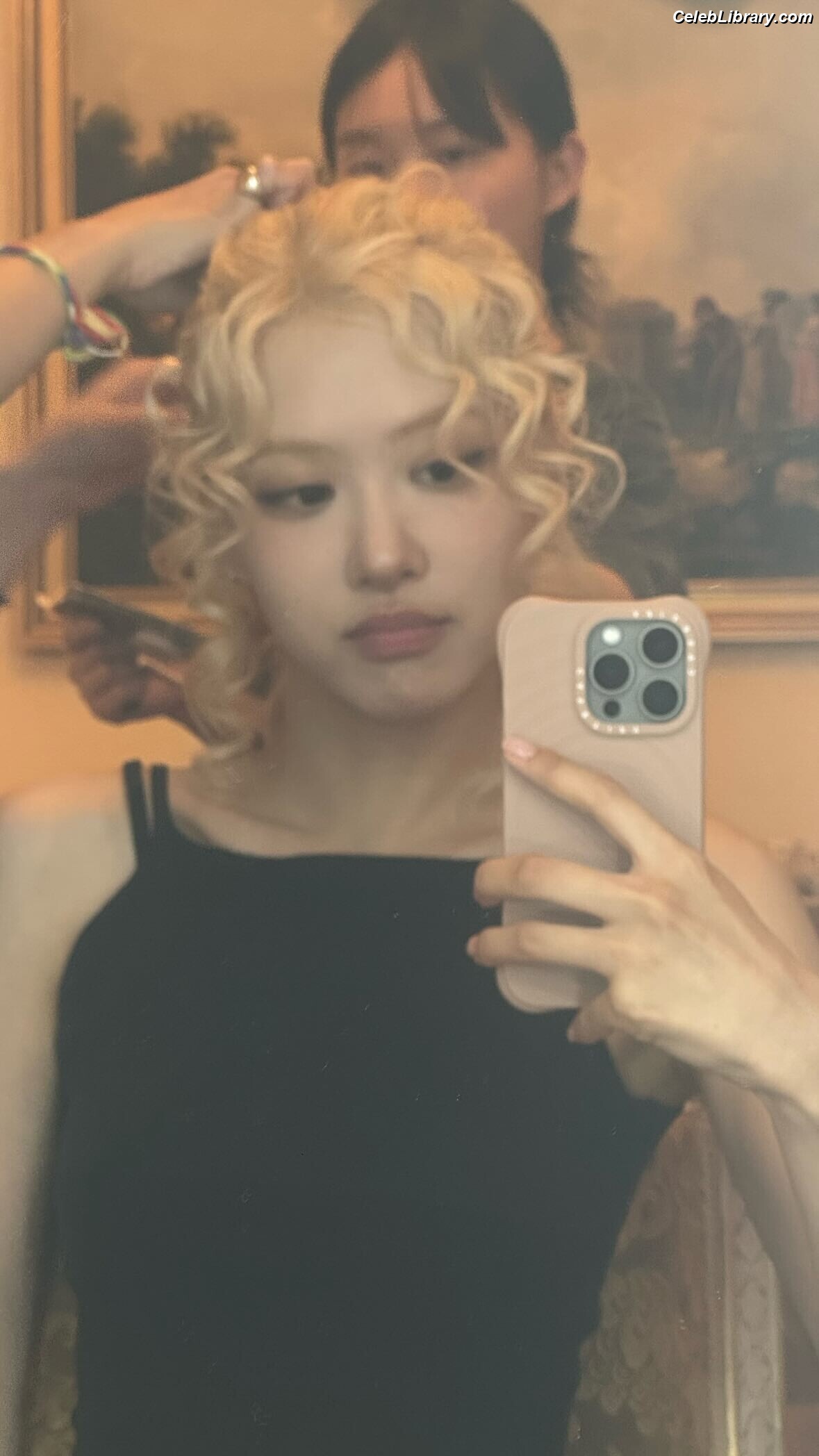 Rosé (BLACKPINK) photo 19 of 4338