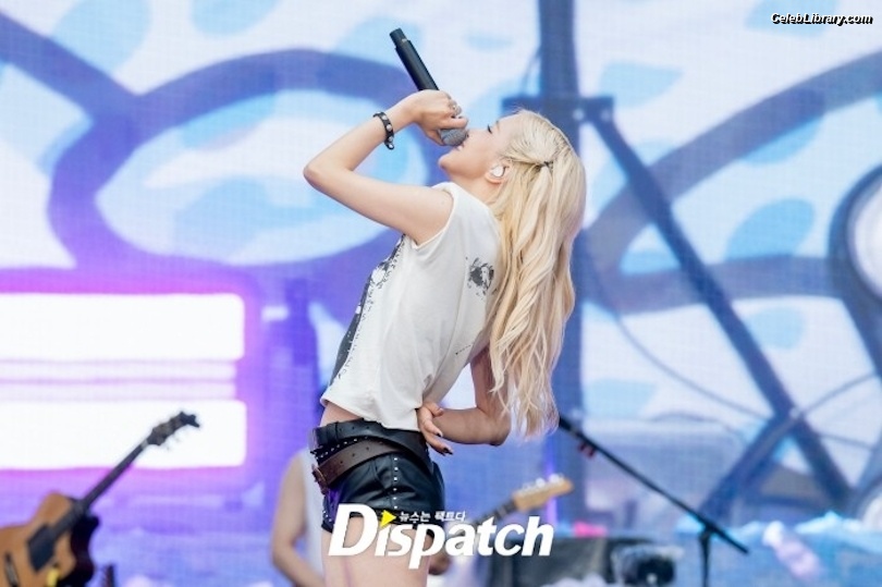 Rosé (BLACKPINK) photo 24 of 4338