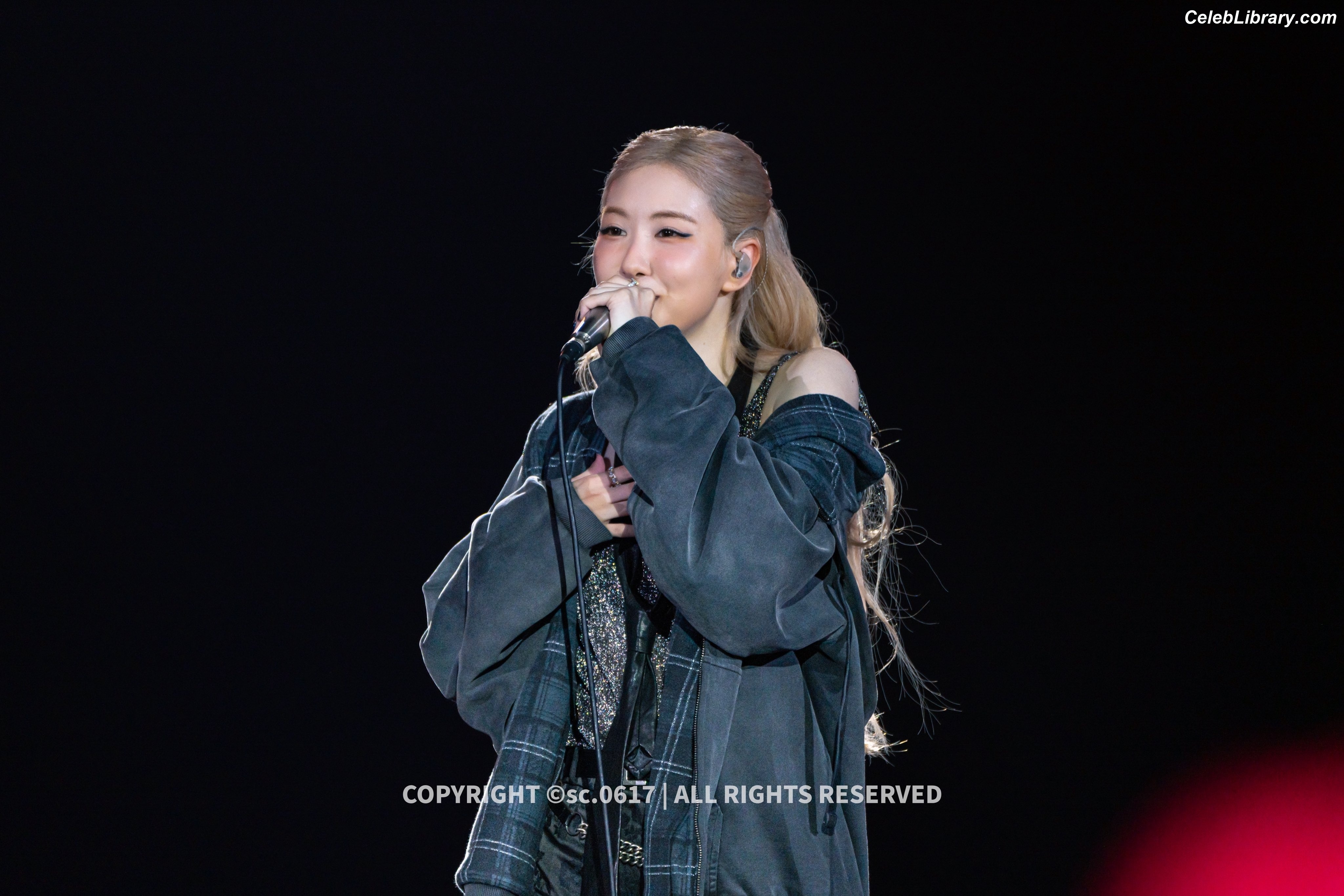 Rosé (BLACKPINK) photo 9 of 4338