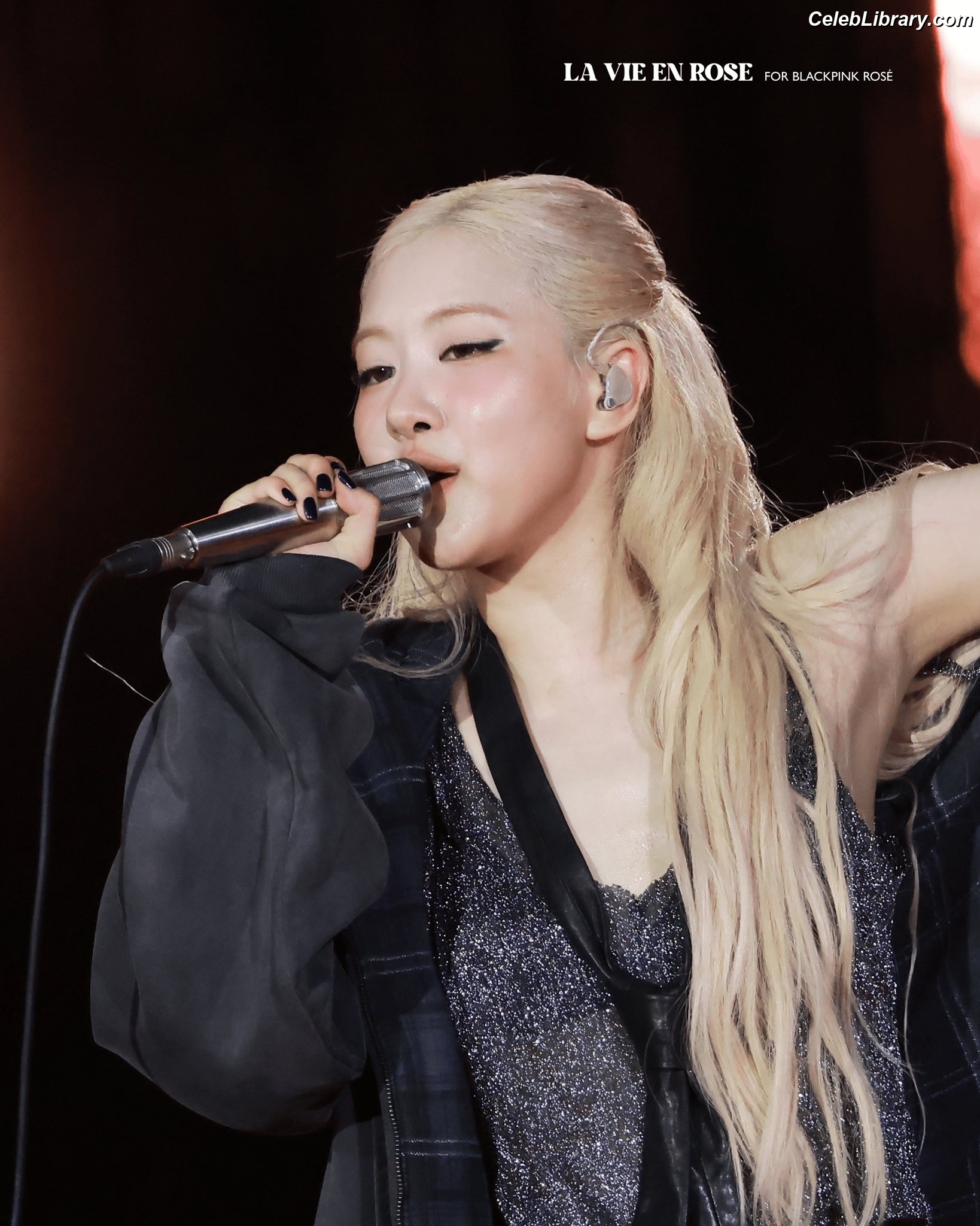 Rosé (BLACKPINK) photo 24 of 4338