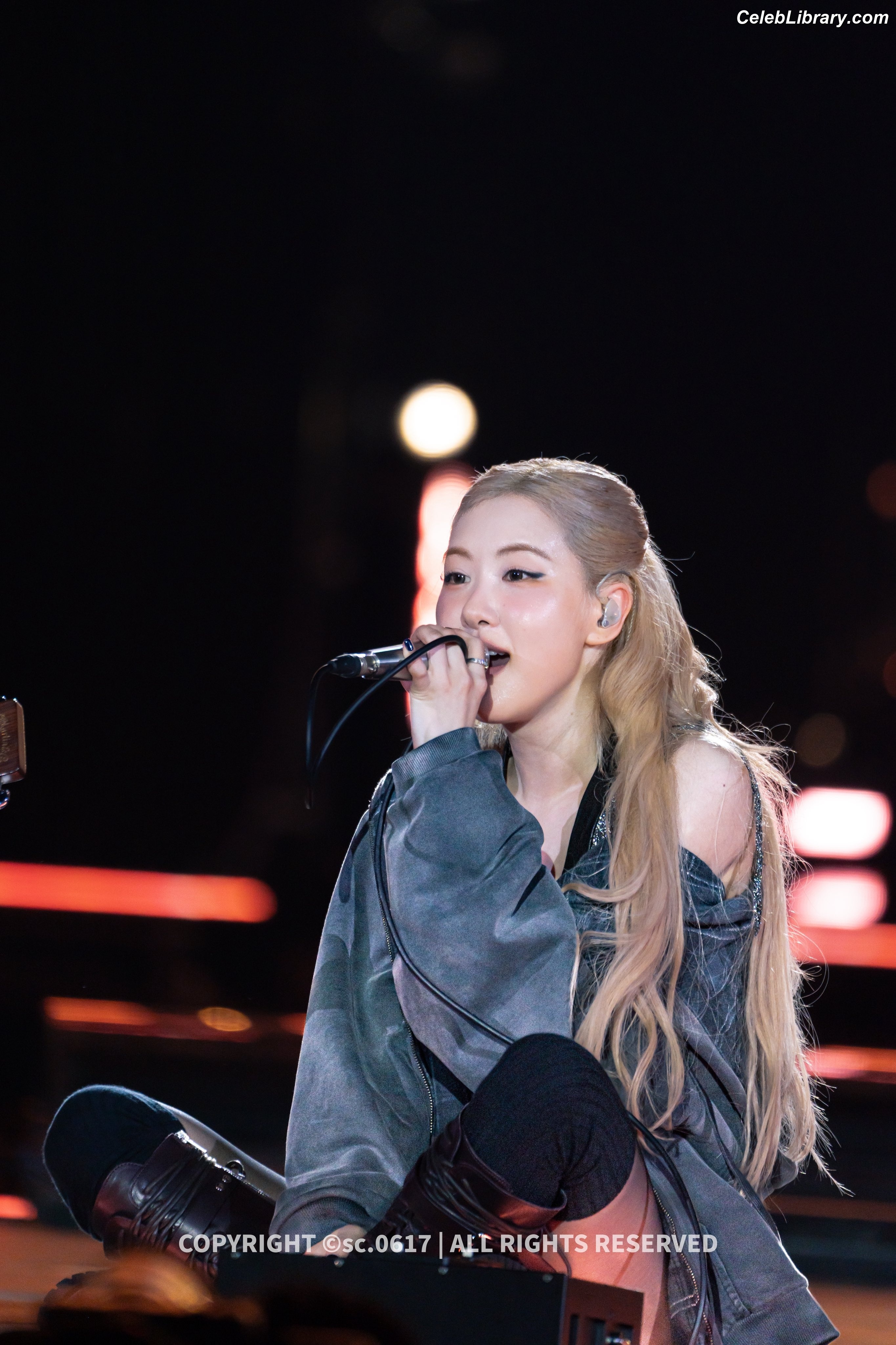 Rosé (BLACKPINK) photo 2 of 4338