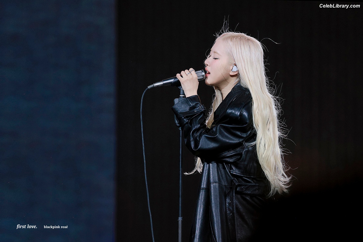 Rosé (BLACKPINK) photo 19 of 4338