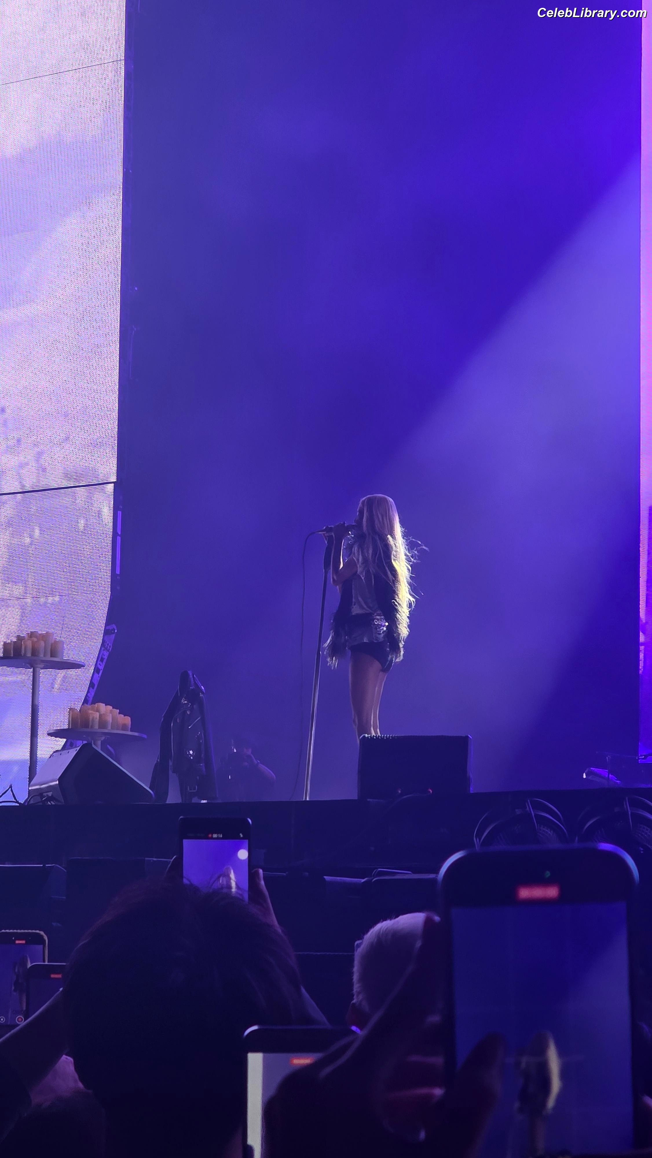 Rosé (BLACKPINK) photo 3 of 4338