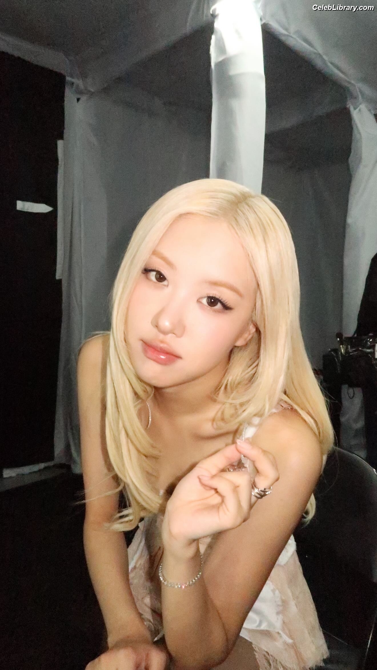 Rosé (BLACKPINK) photo 2 of 4338