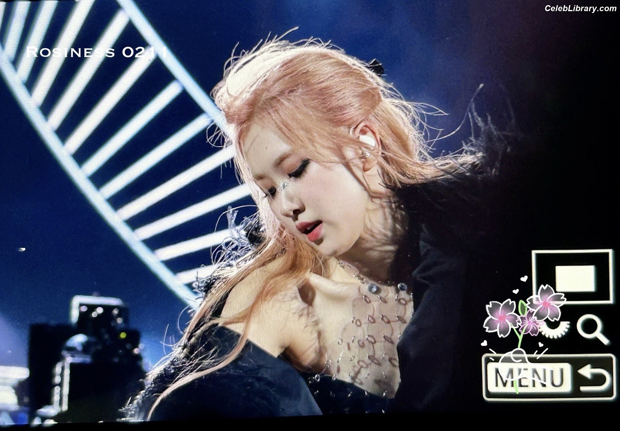 Rosé (BLACKPINK) photo 12 of 4338