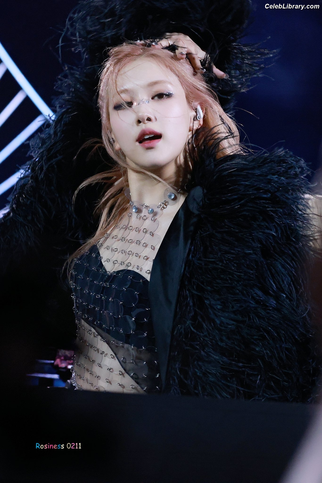 Rosé (BLACKPINK) photo 4 of 4338
