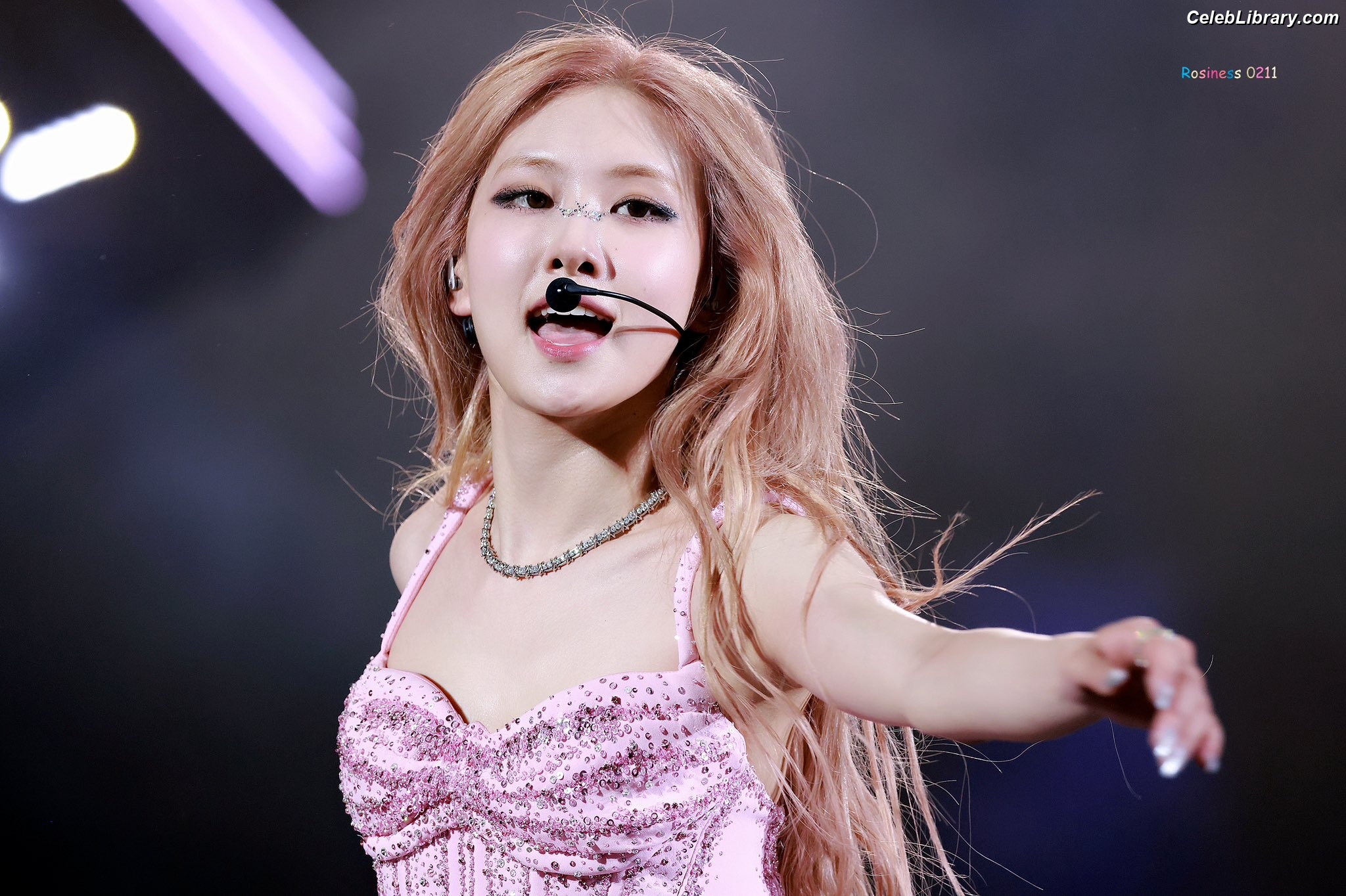 Rosé (BLACKPINK) photo 14 of 4338