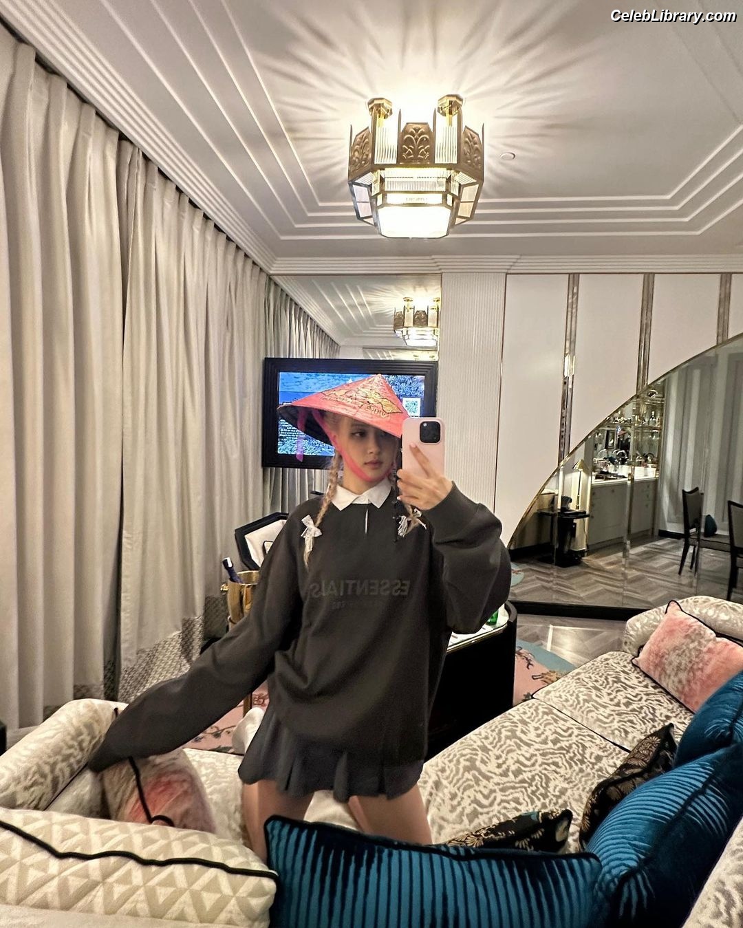 Rosé (BLACKPINK) photo 16 of 4338