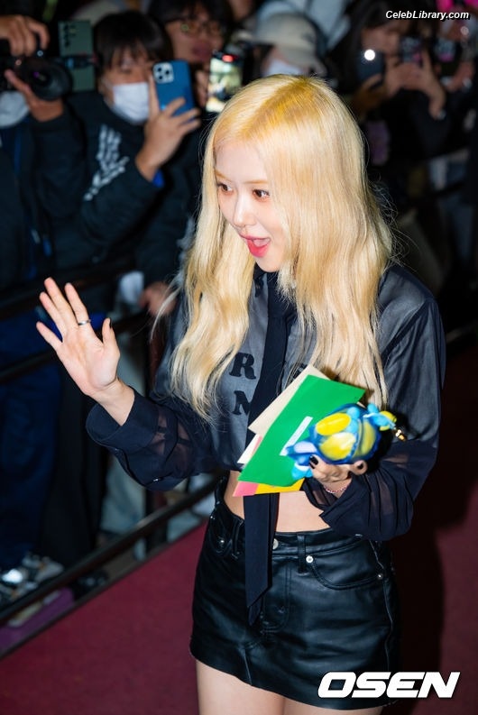 Rosé (BLACKPINK) photo 7 of 4338