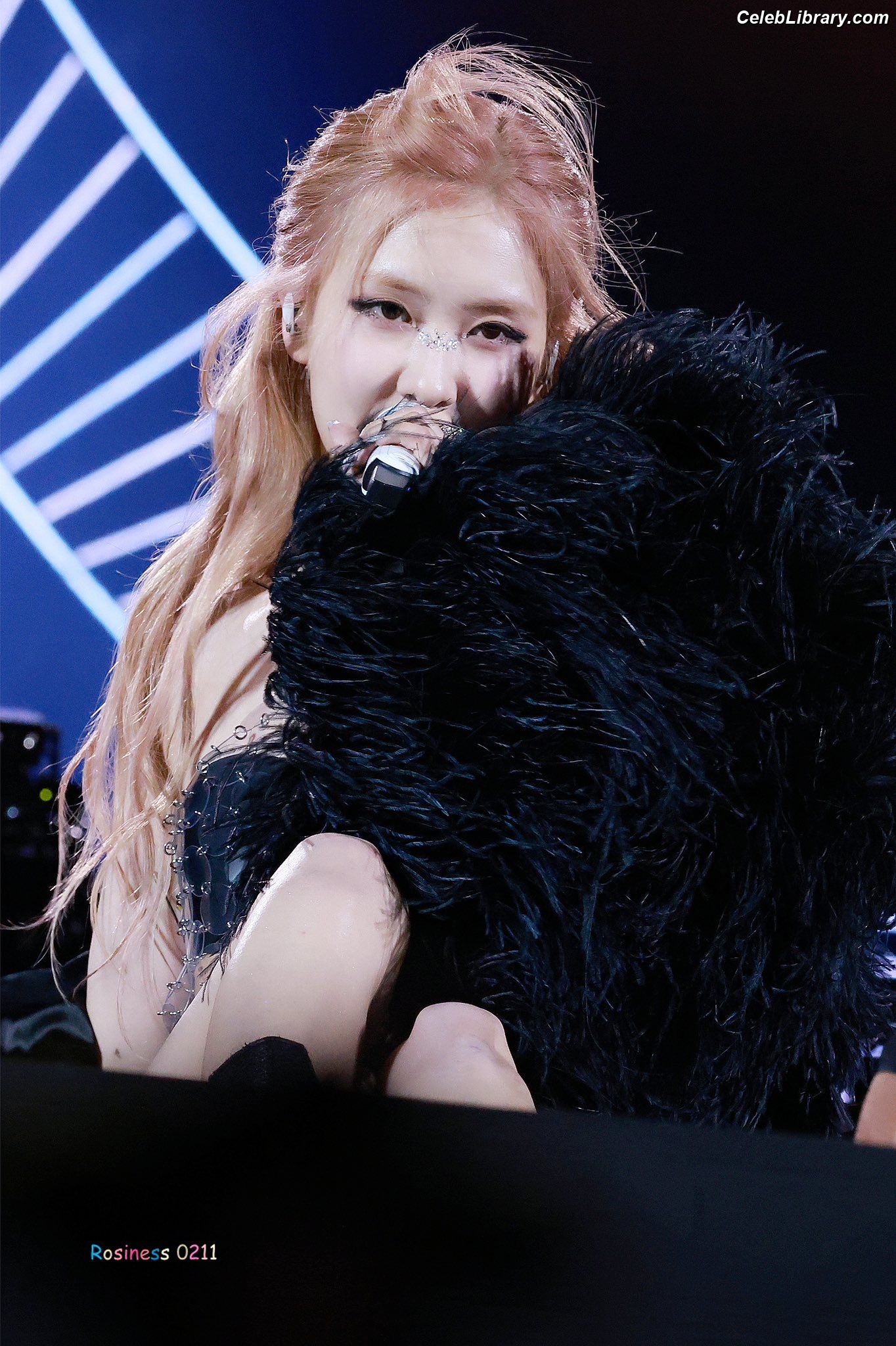 Rosé (BLACKPINK) photo 8 of 4338