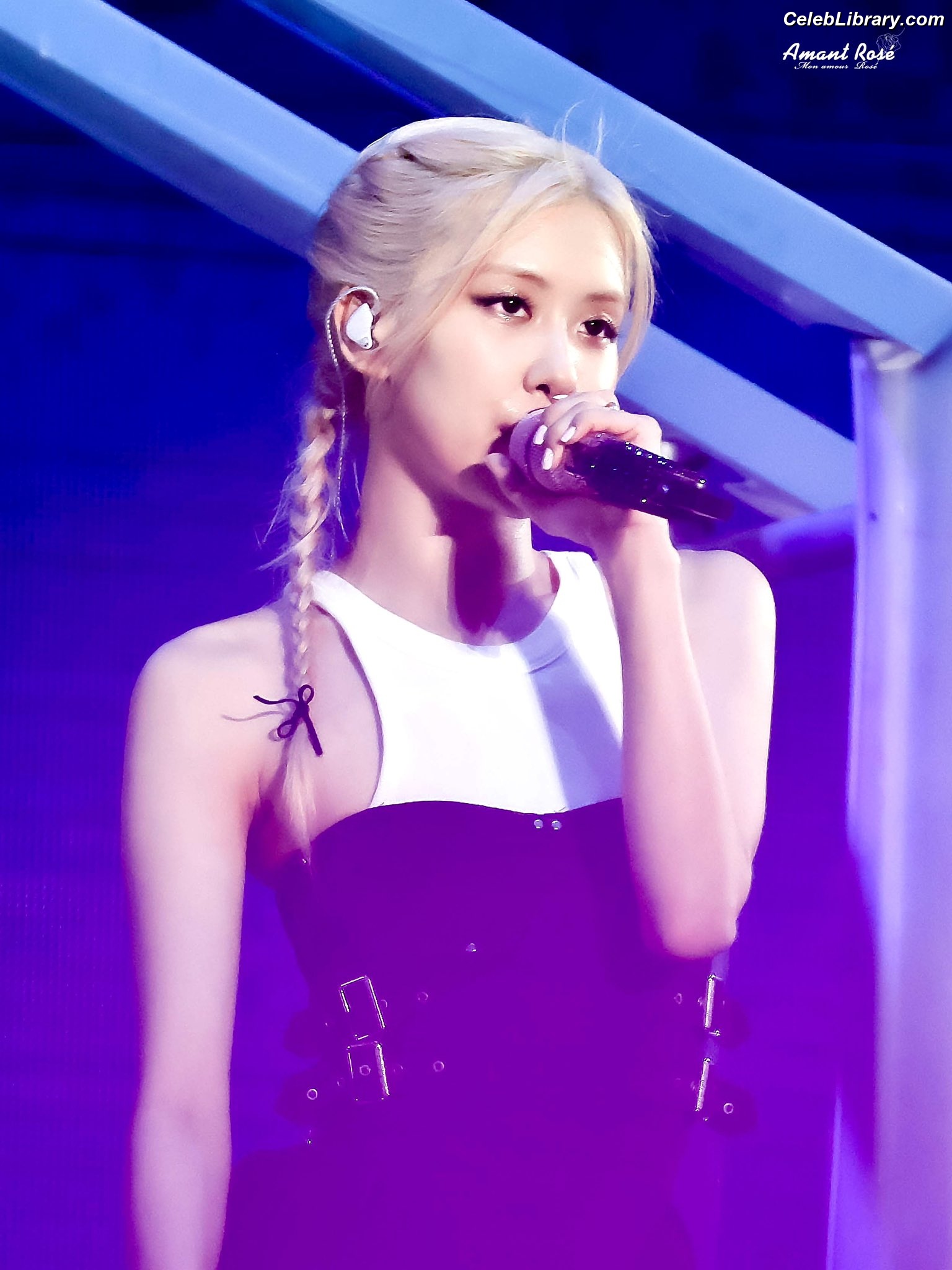 Rosé (BLACKPINK) photo 21 of 4338