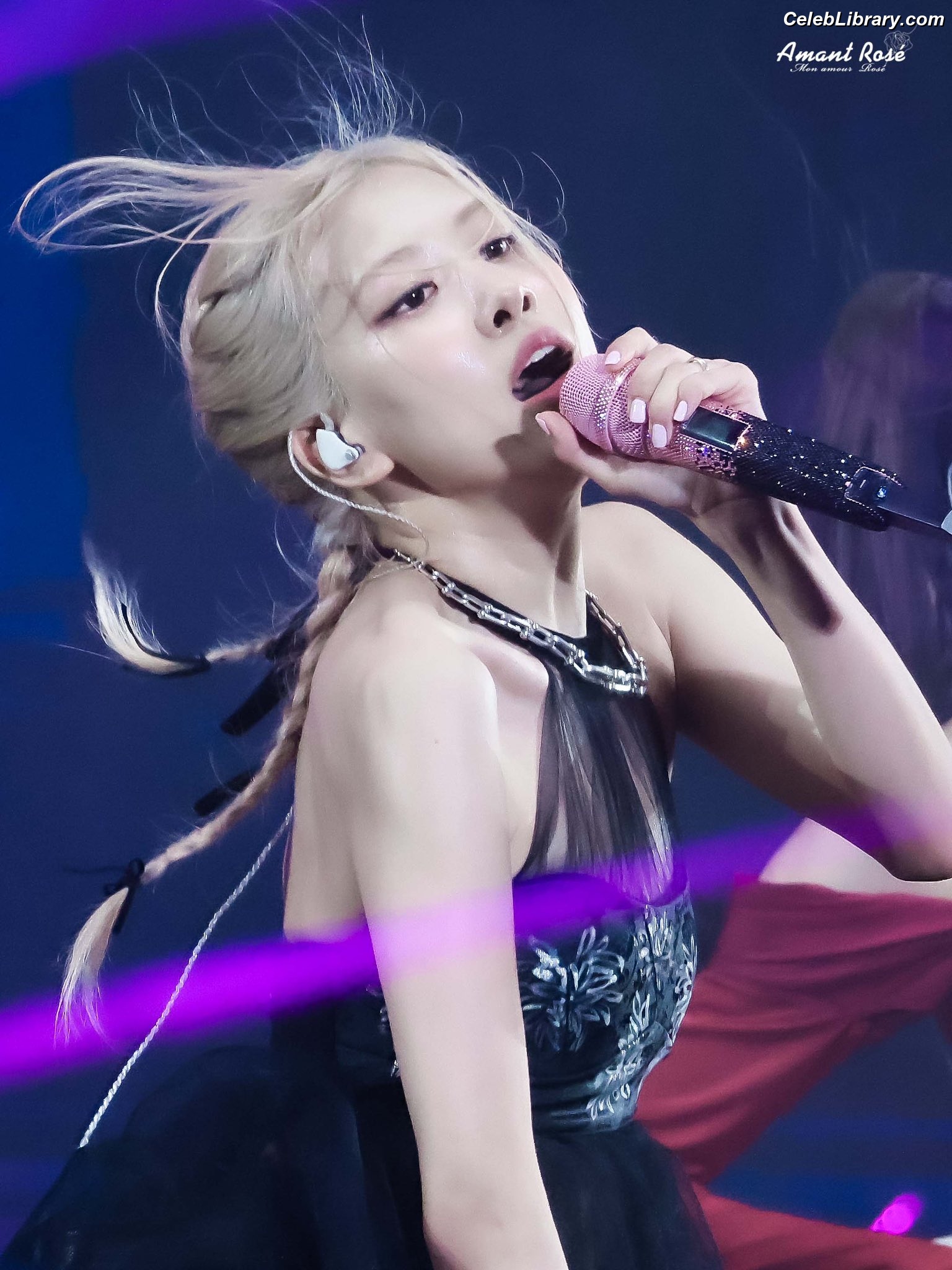 Rosé (BLACKPINK) photo 22 of 4338