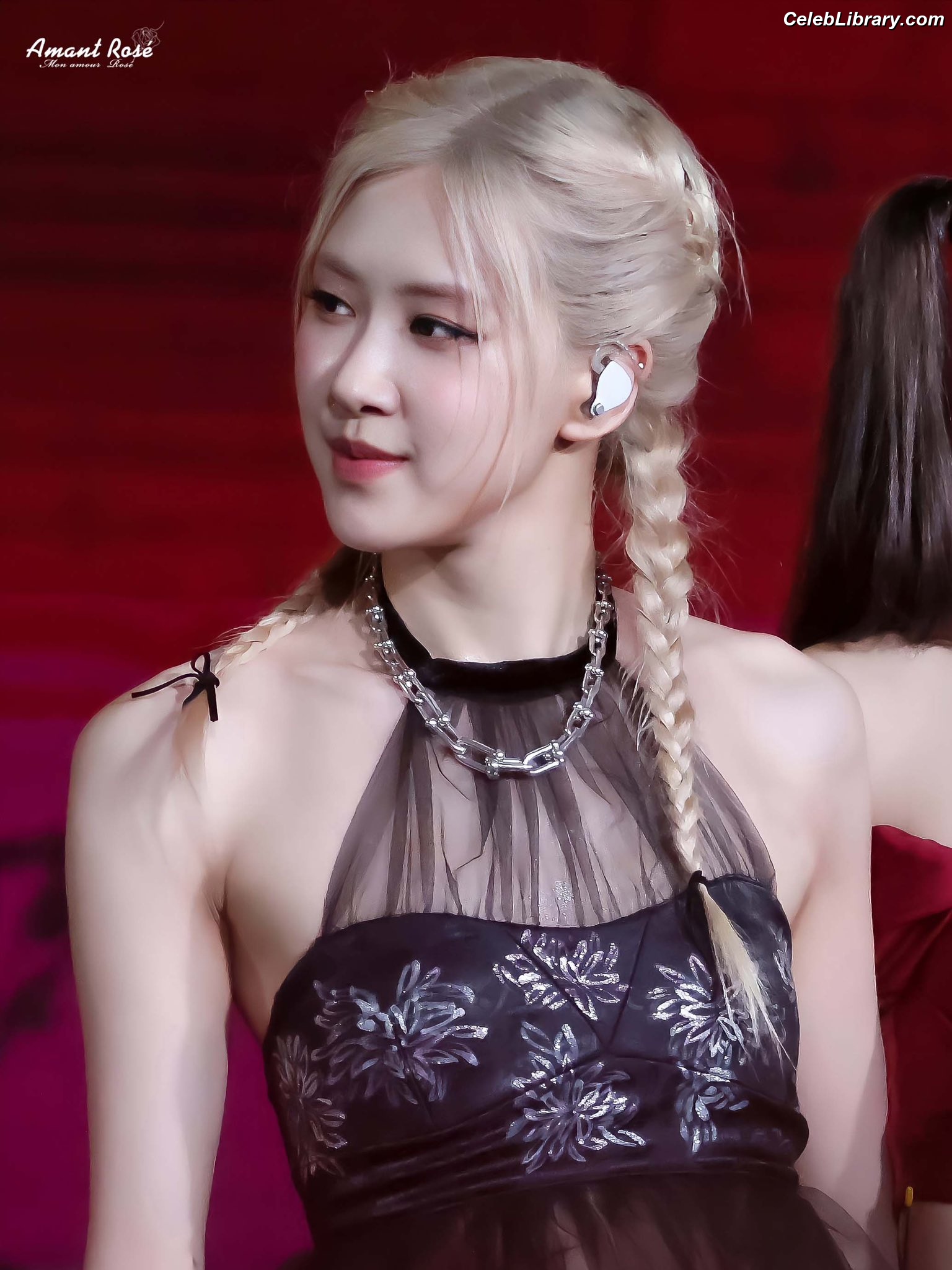 Rosé (BLACKPINK) photo 3 of 4338