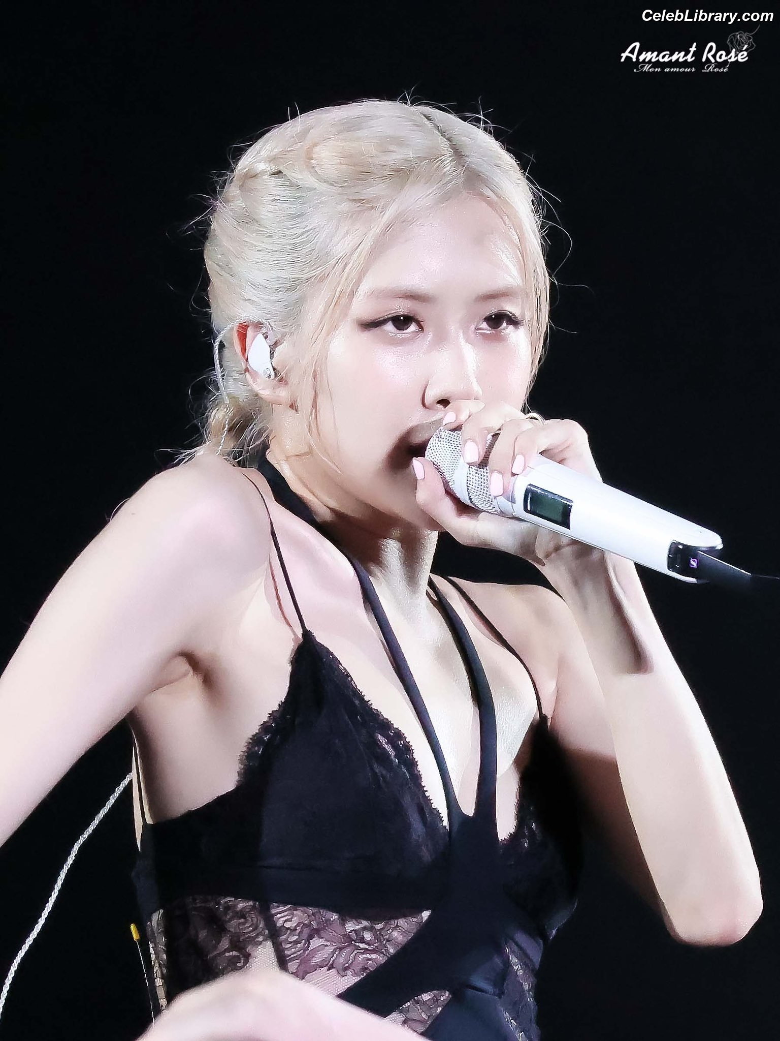 Rosé (BLACKPINK) photo 13 of 4338