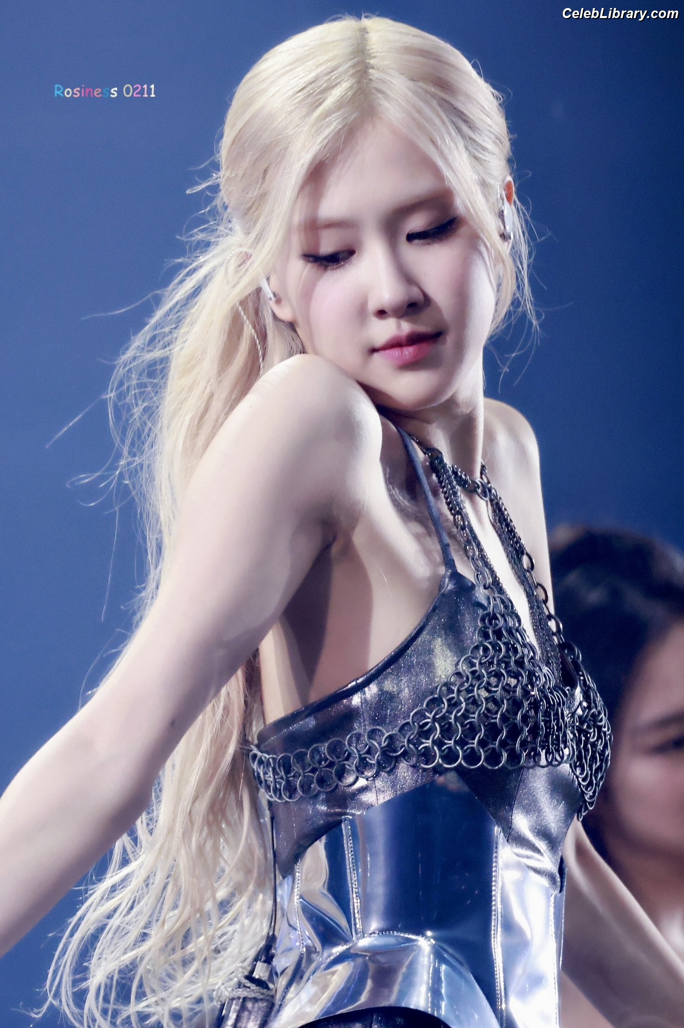 Rosé (BLACKPINK) photo 6 of 4338