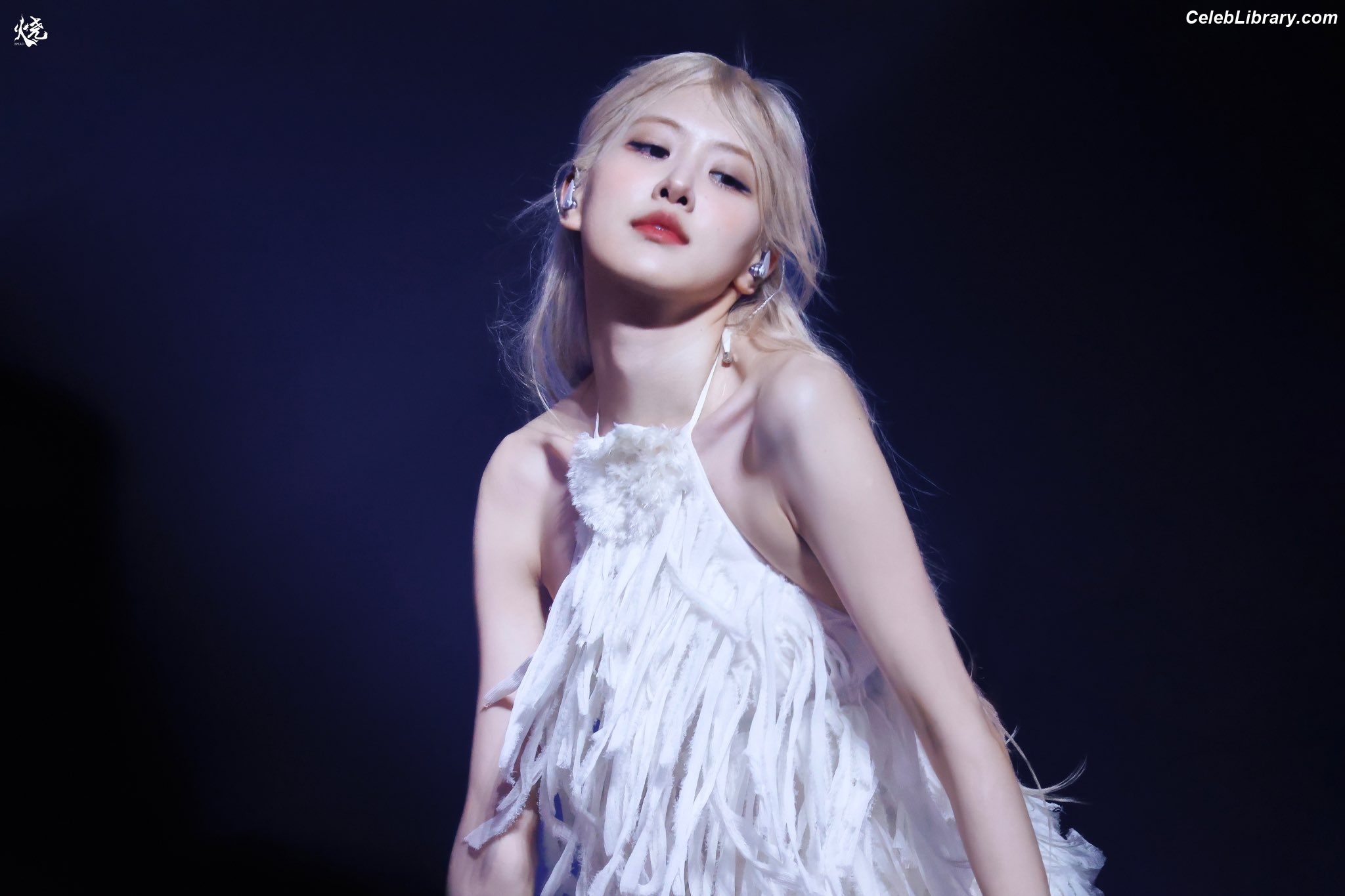 Rosé (BLACKPINK) photo 3 of 4338