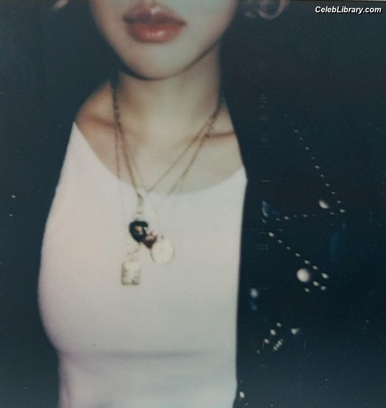 Rosé (BLACKPINK) photo 11 of 4338
