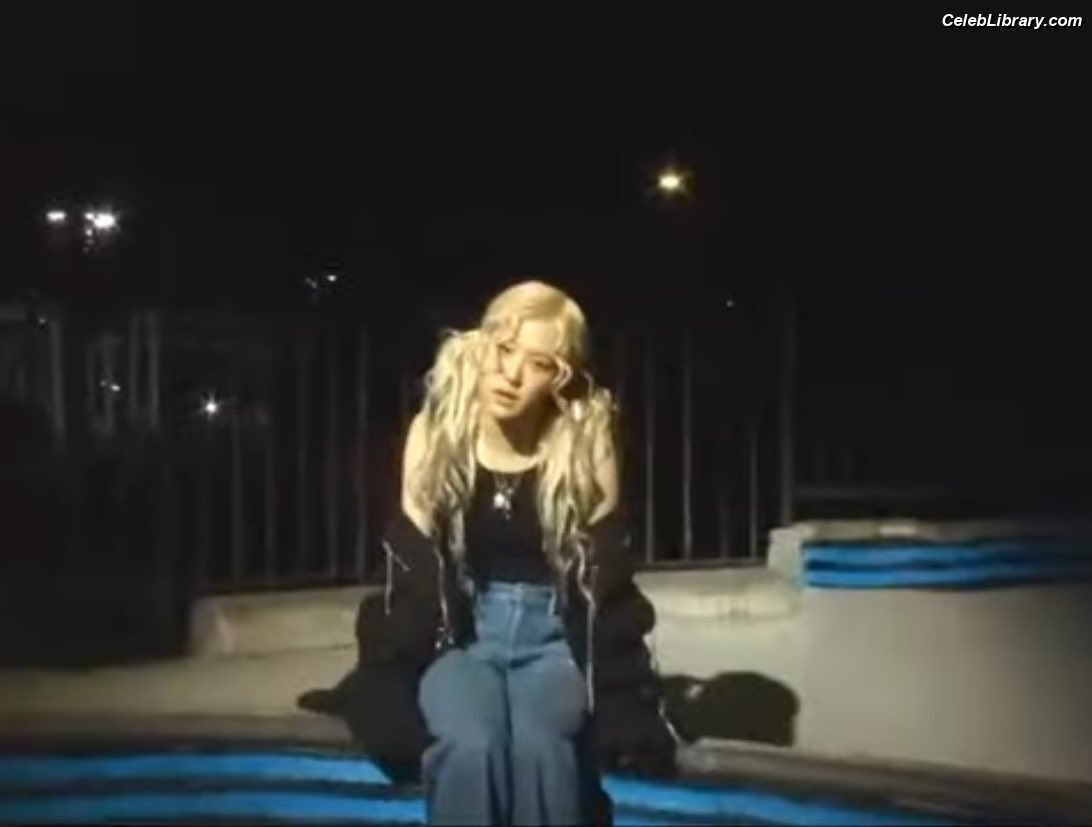 Rosé (BLACKPINK) photo 23 of 4338