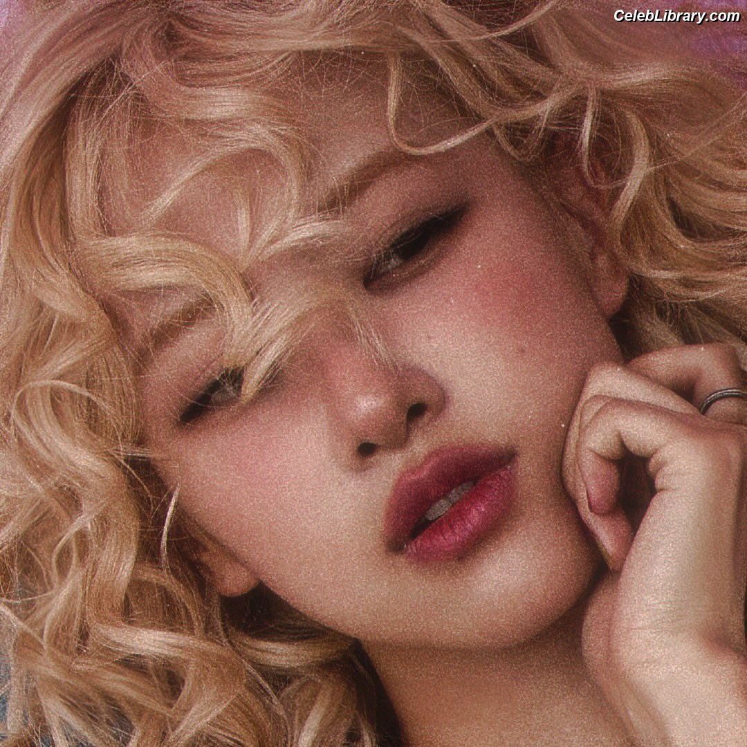 Rosé (BLACKPINK) photo 24 of 4338