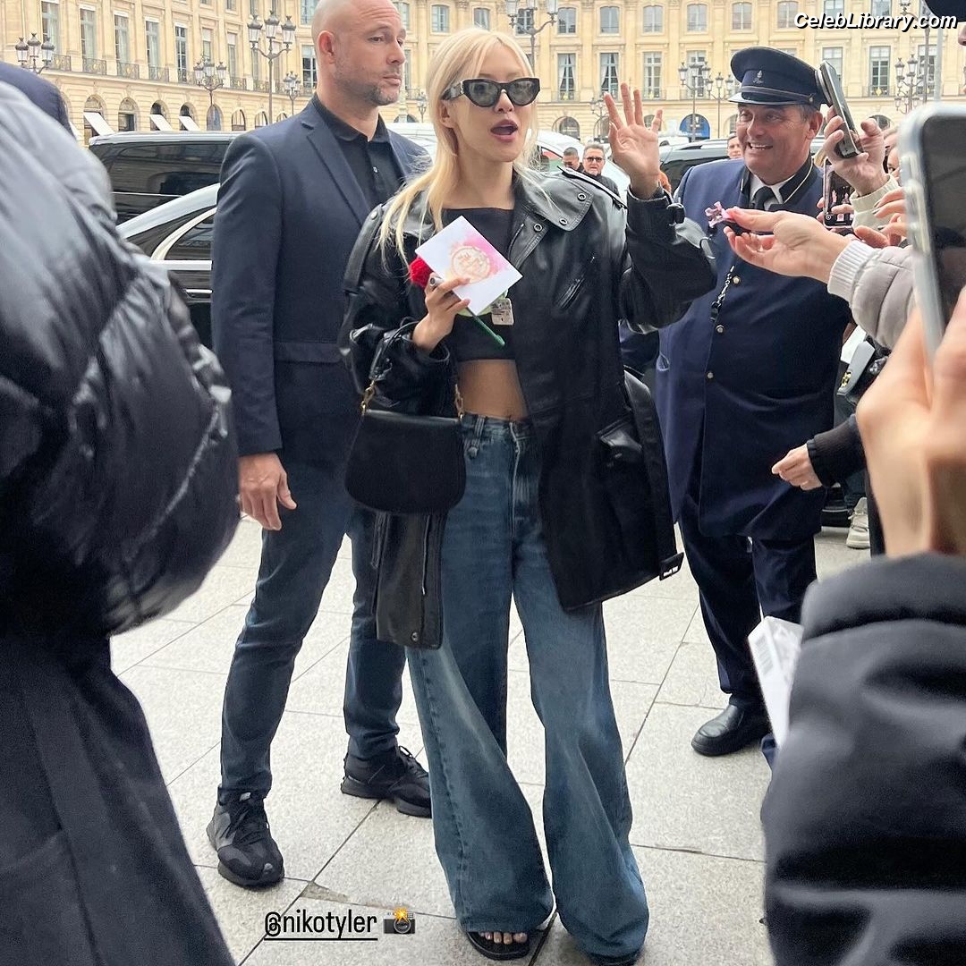Rosé (BLACKPINK) photo 15 of 4338