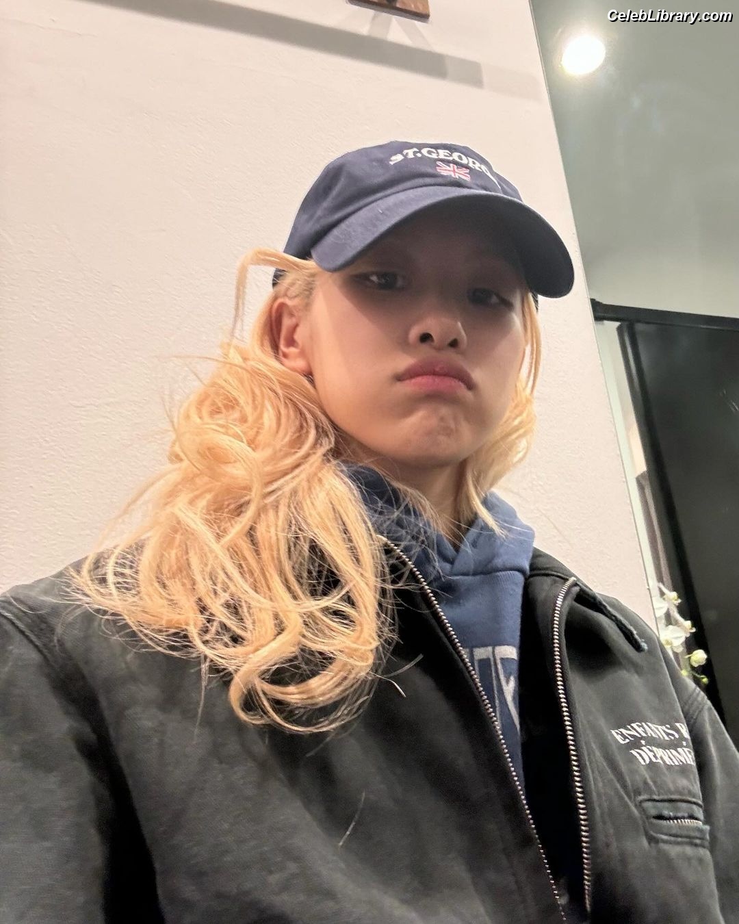 Rosé (BLACKPINK) photo 18 of 4338