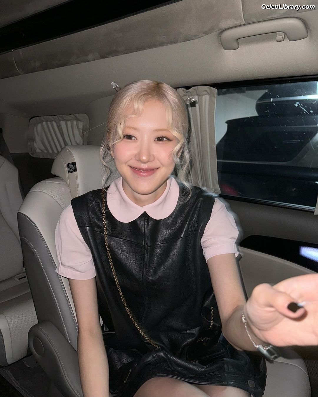 Rosé (BLACKPINK) photo 4 of 4338