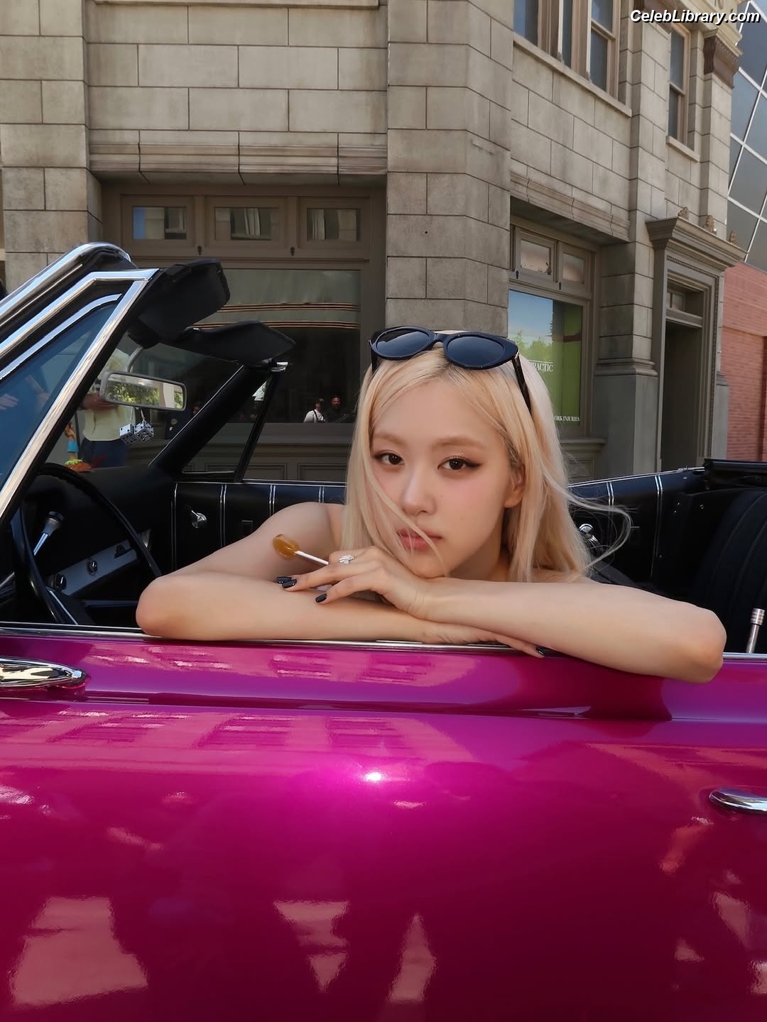 Rosé (BLACKPINK) photo 10 of 4338