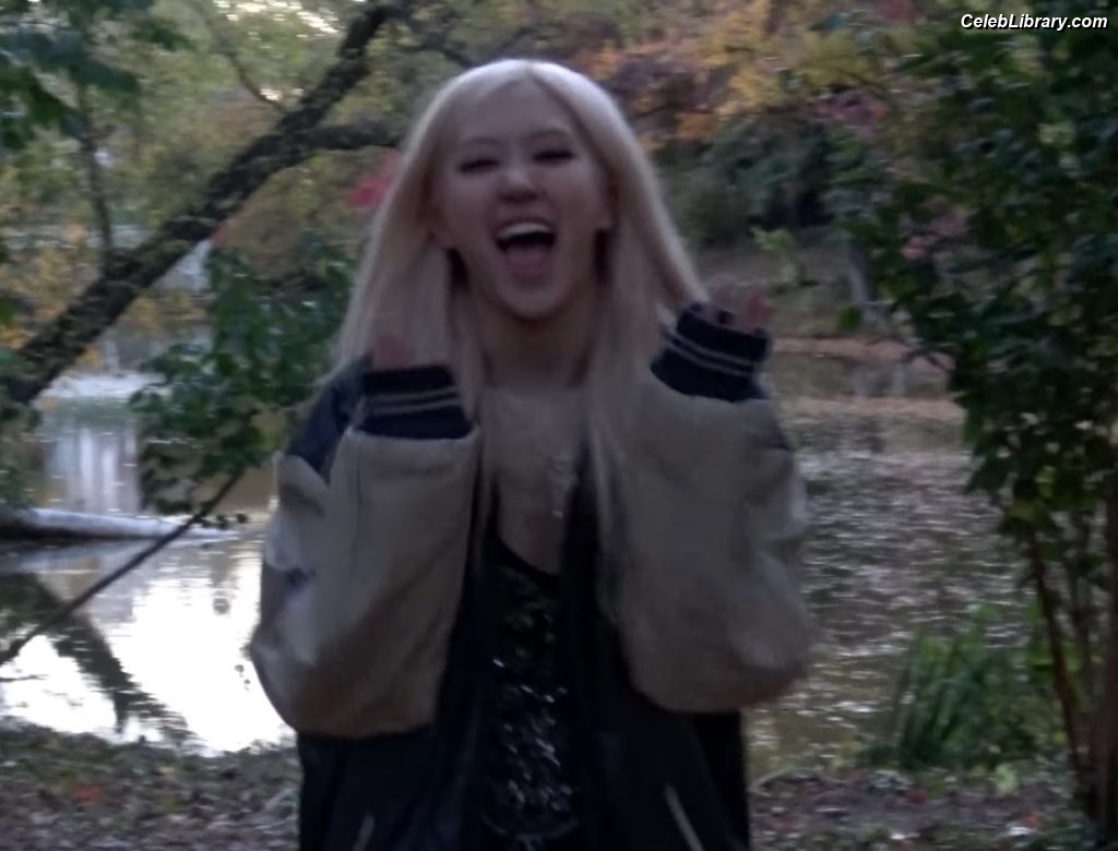 Rosé (BLACKPINK) photo 12 of 4338