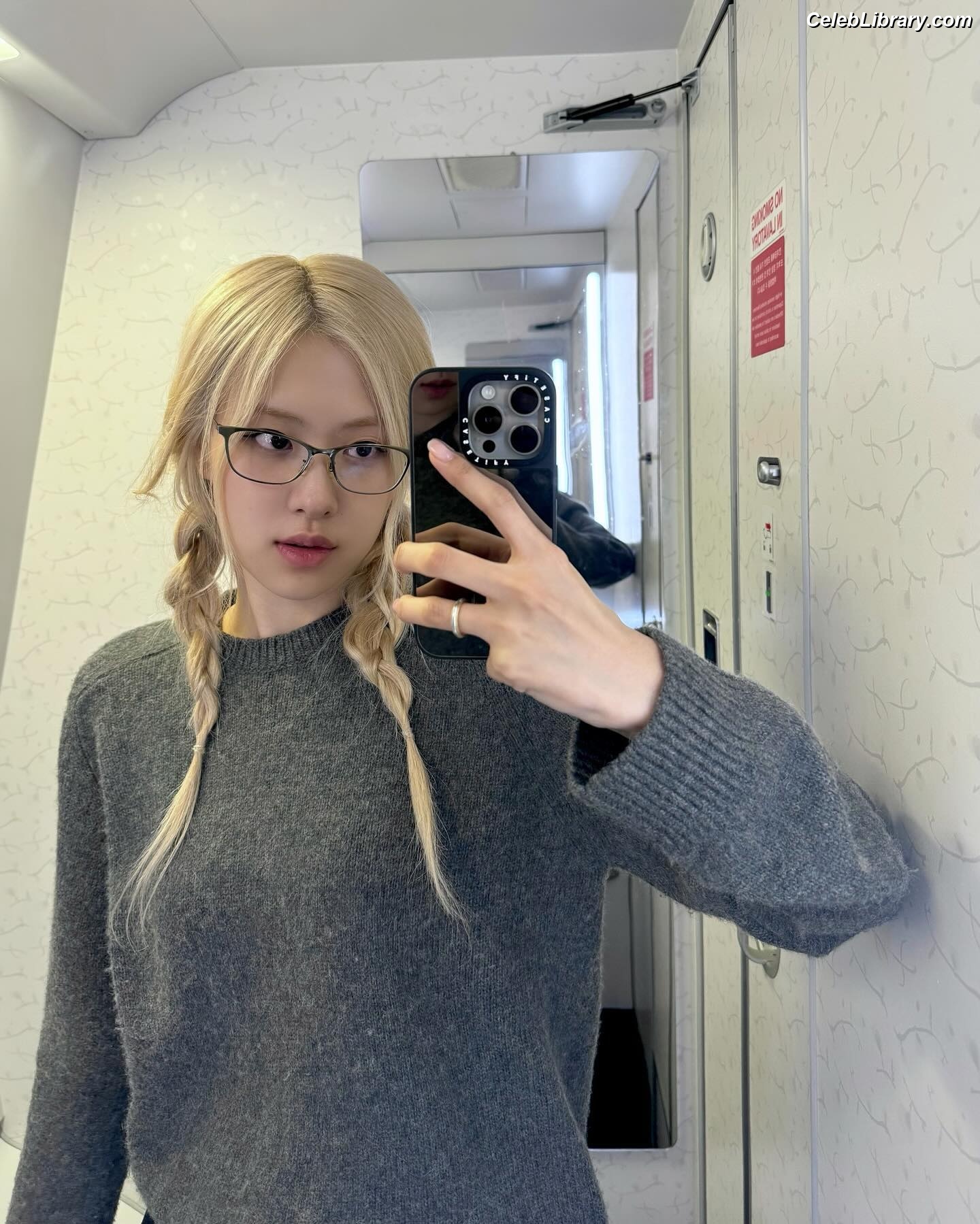 Rosé (BLACKPINK) photo 13 of 4338