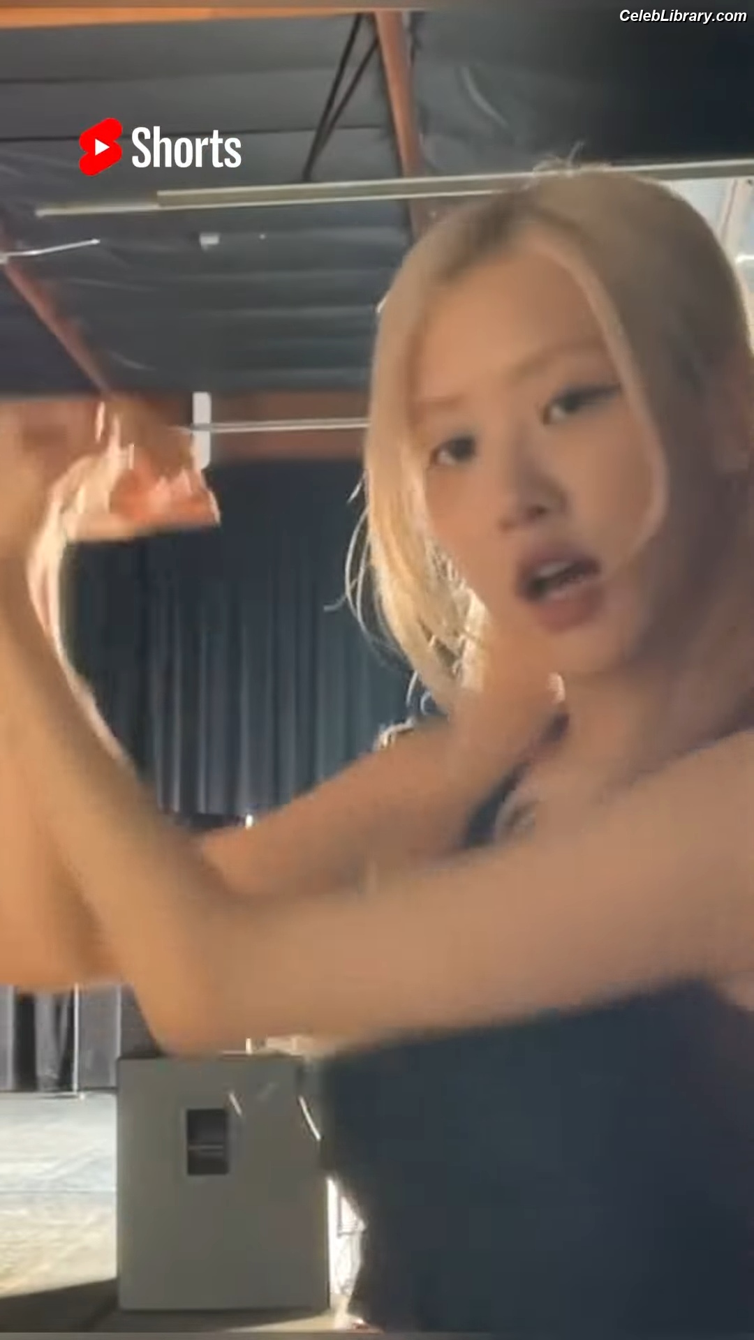 Rosé (BLACKPINK) photo 7 of 4338