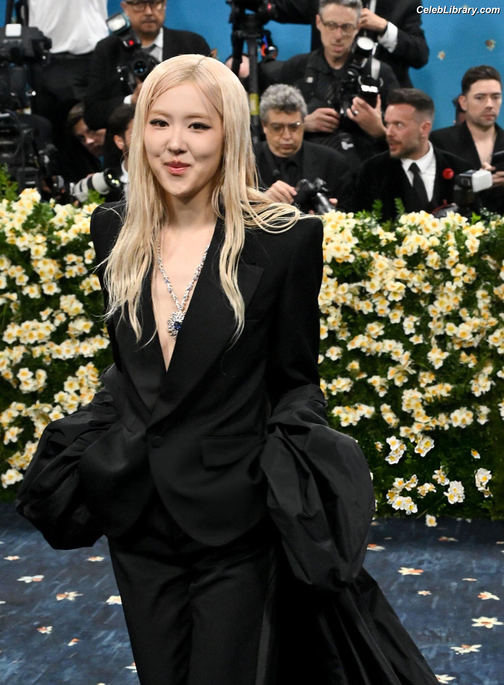 Rosé (BLACKPINK) photo 3 of 4338