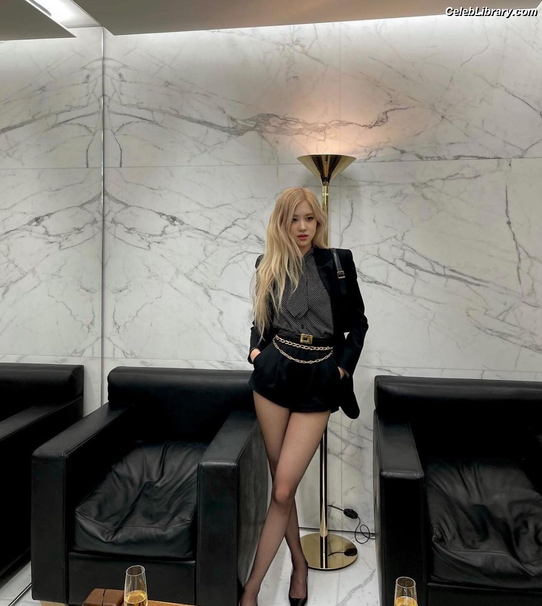 Rosé (BLACKPINK) photo 15 of 4338