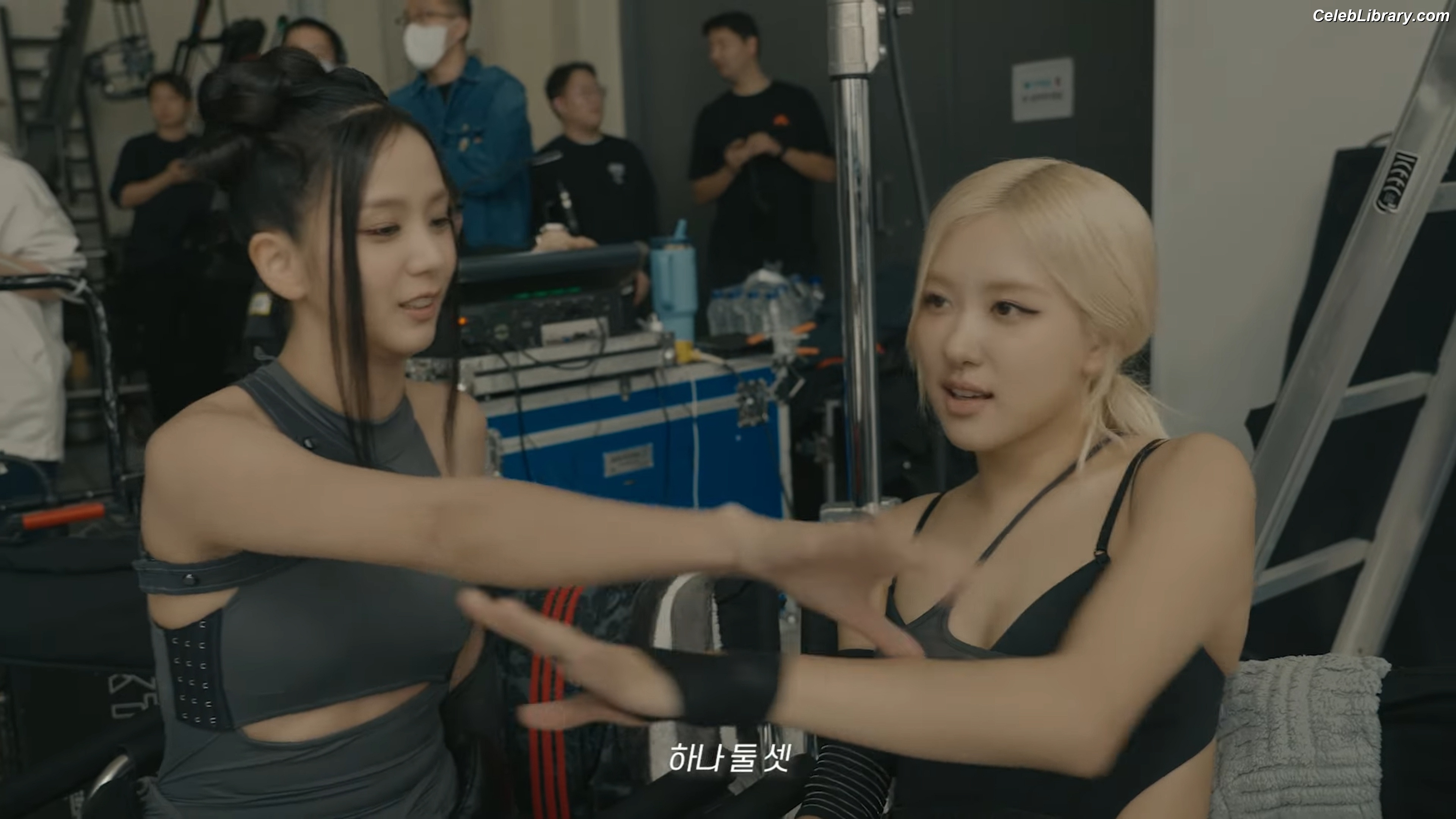 Rosé (BLACKPINK) photo 10 of 4338