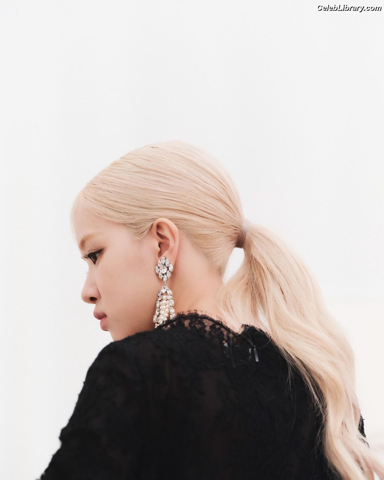 Rosé (BLACKPINK) photo 12 of 4338