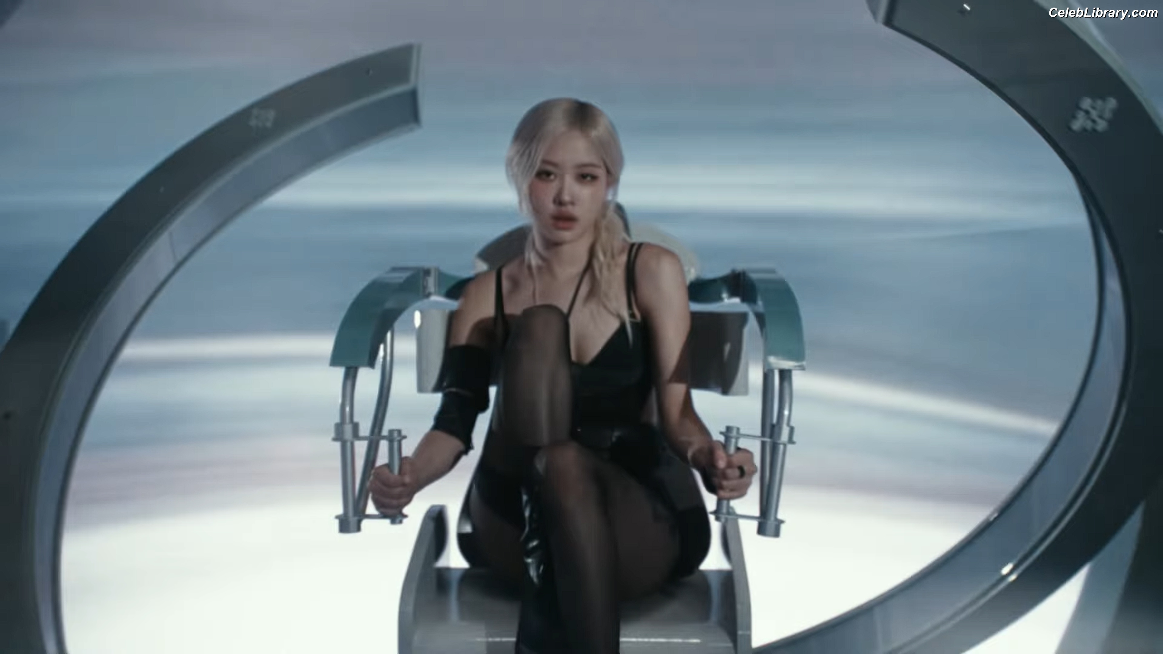Rosé (BLACKPINK) photo 20 of 4338