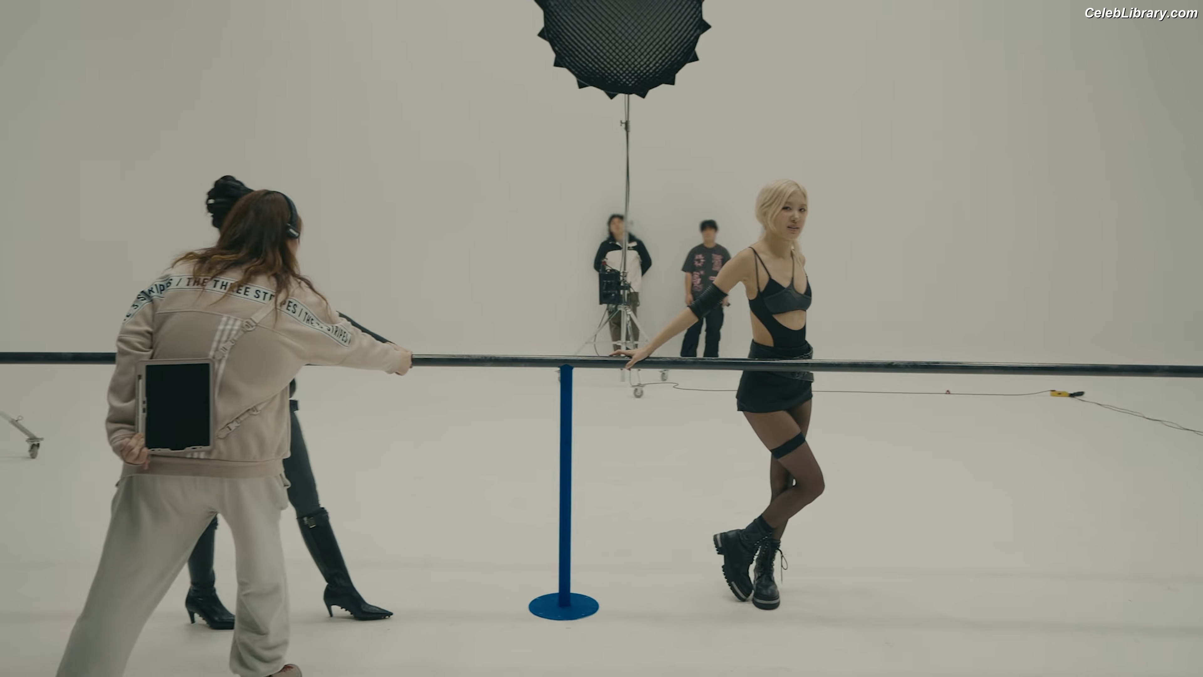 Rosé (BLACKPINK) photo 24 of 4338