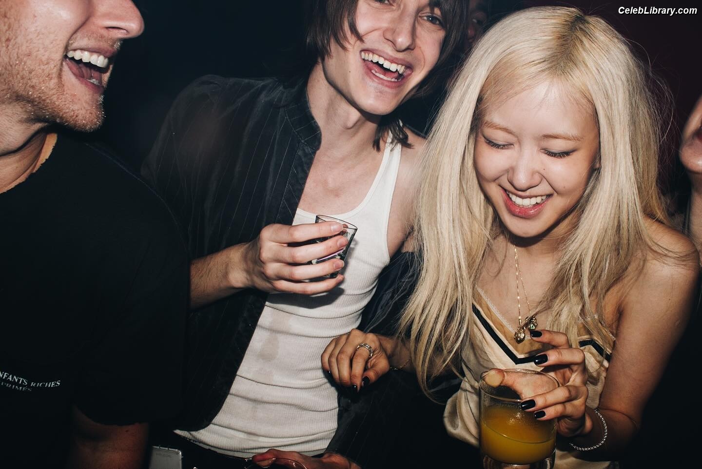 Rosé (BLACKPINK) photo 19 of 4338