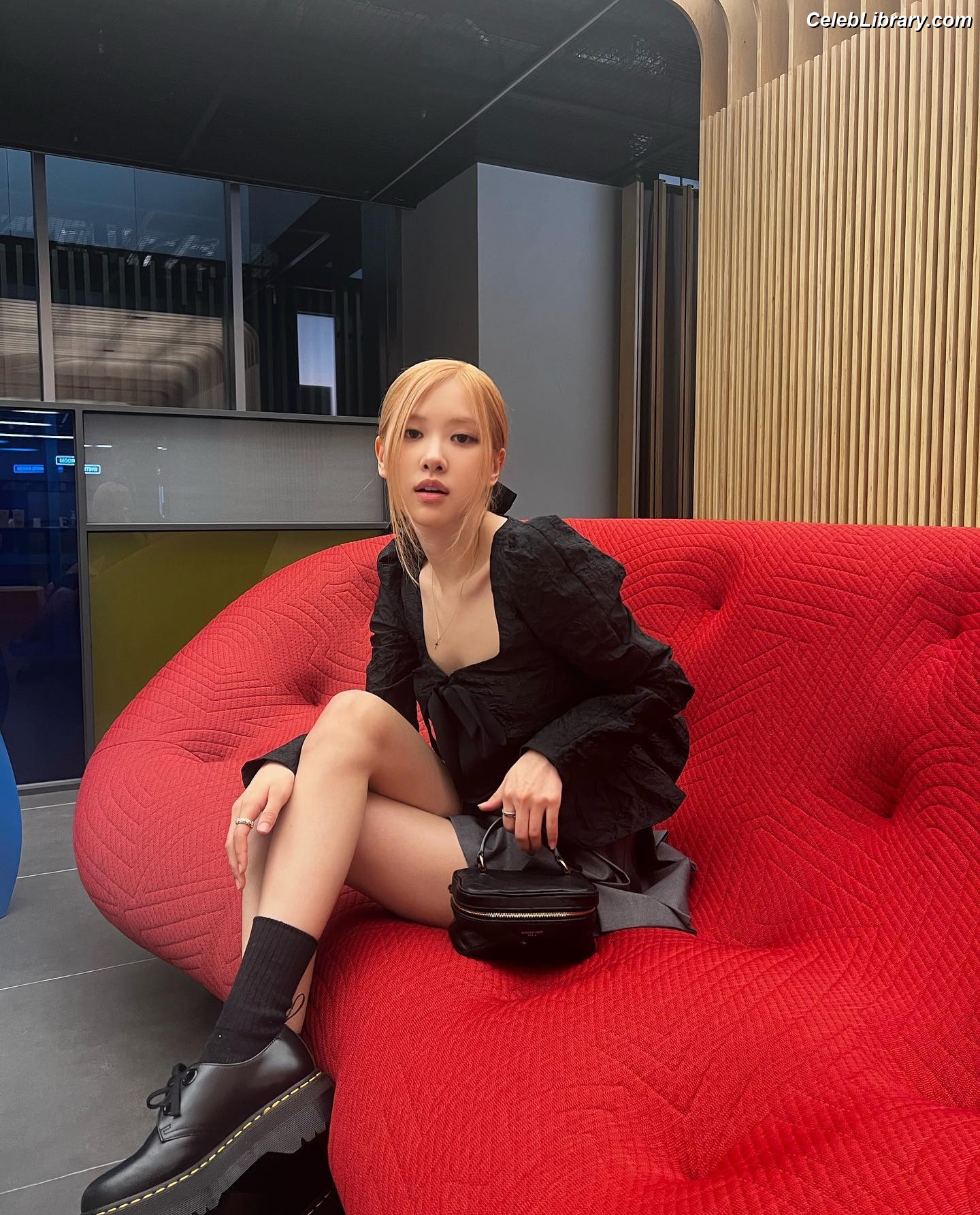 Rosé (BLACKPINK) photo 3 of 4338