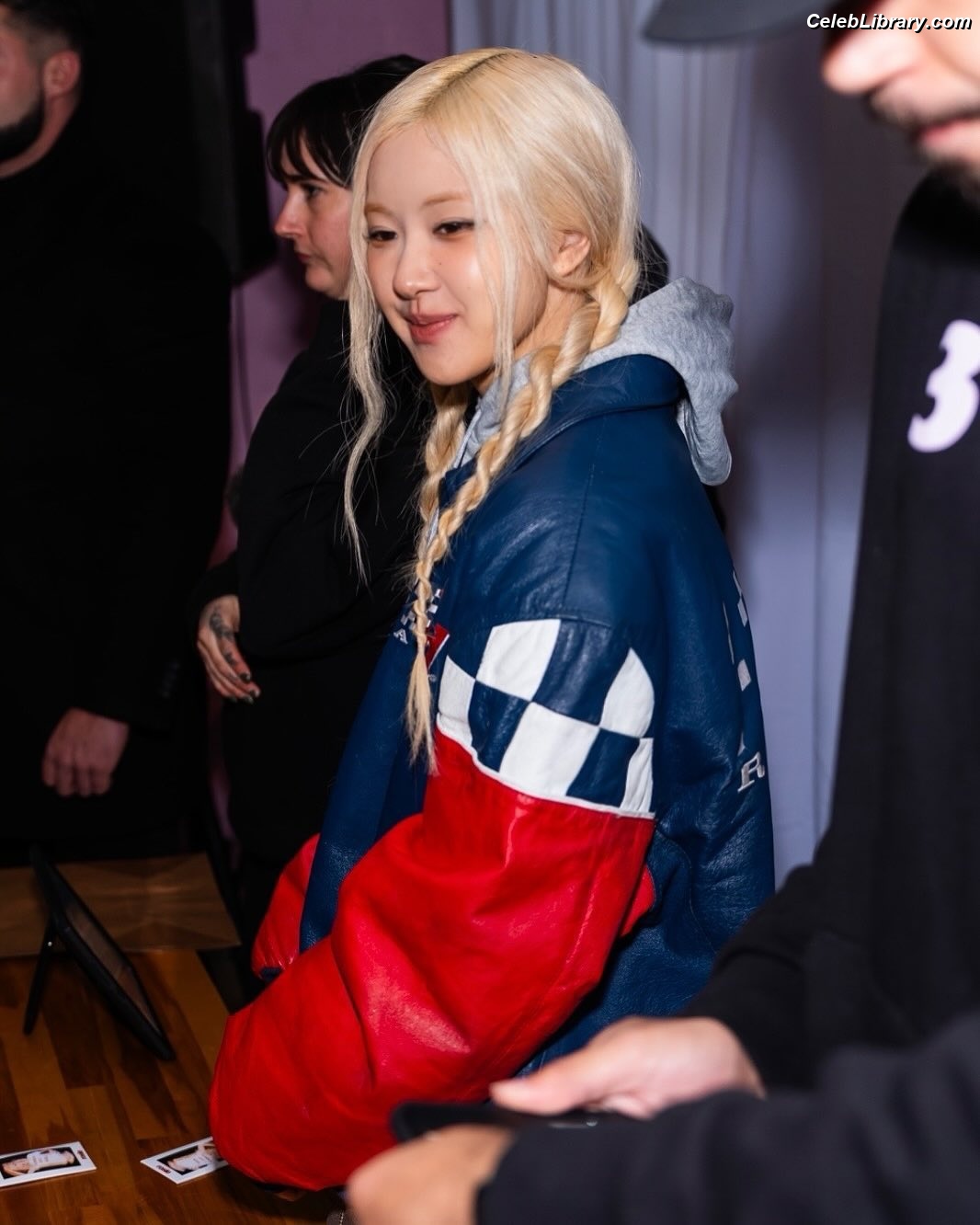 Rosé (BLACKPINK) photo 9 of 4338
