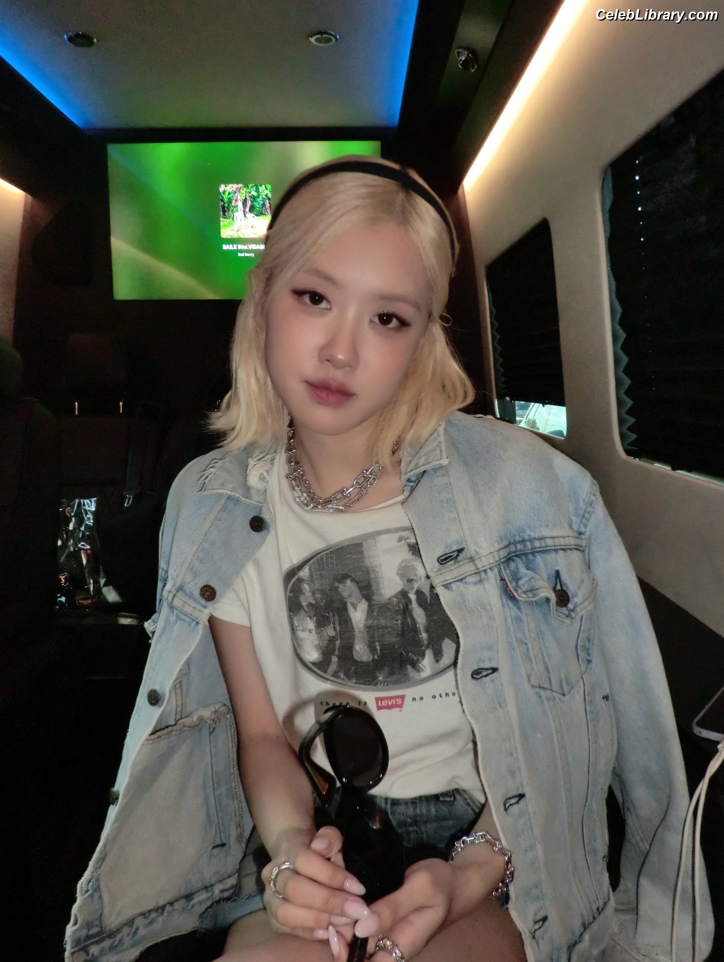 Rosé (BLACKPINK) photo 5 of 4338